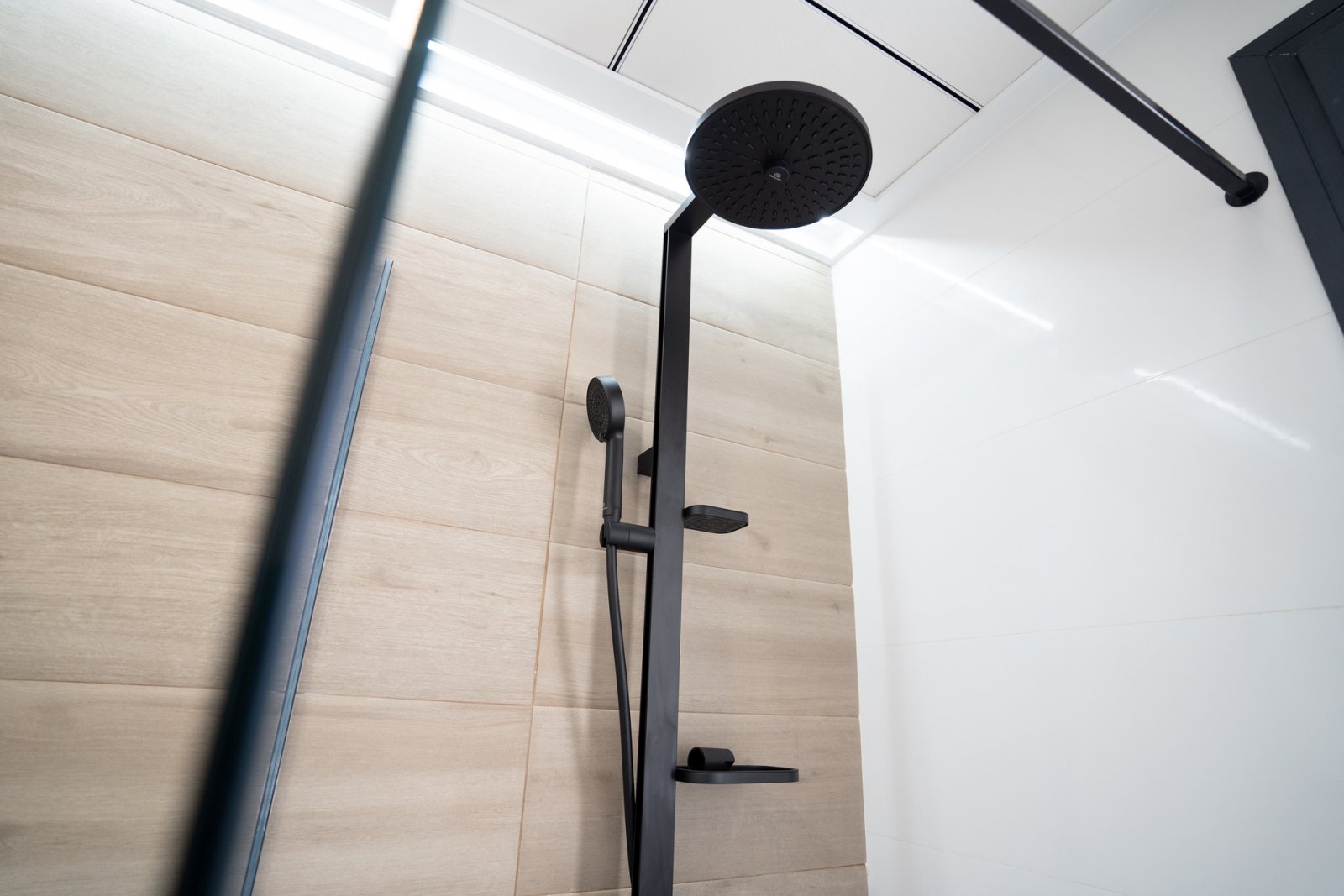  In der charmanten Stadt Torrevieja gelegen, bietet diese Wohnanlage eine Vielzahl von Wohnungen, die sich an unterschiedliche Bedürfnisse und Lebenss