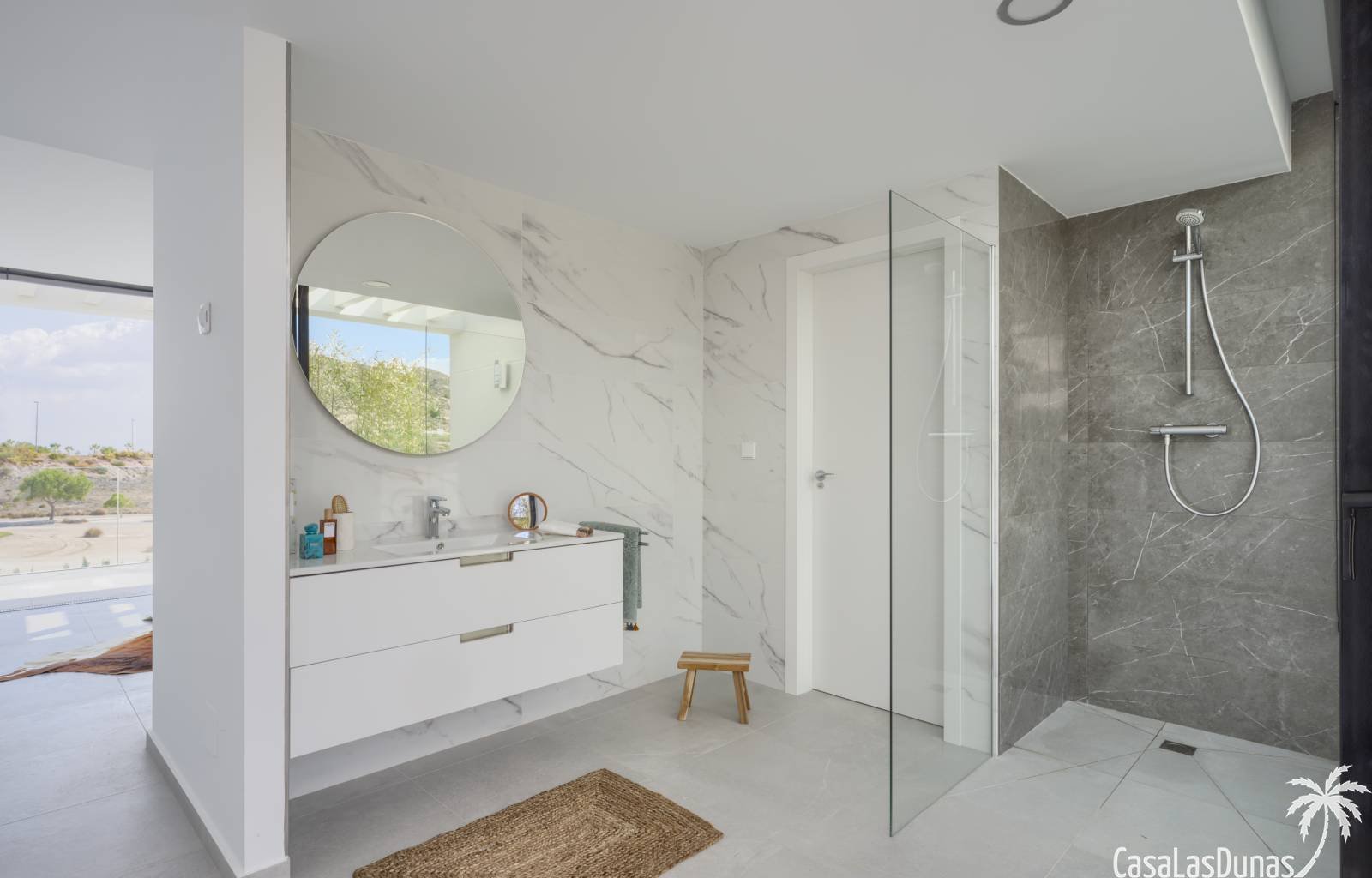  Diese wunderschöne Villa wird im Altaona Golf Resort in Murcia gebaut. Die Villa bietet einen fantastischen Blick über den Golfplatz und ist mit eine