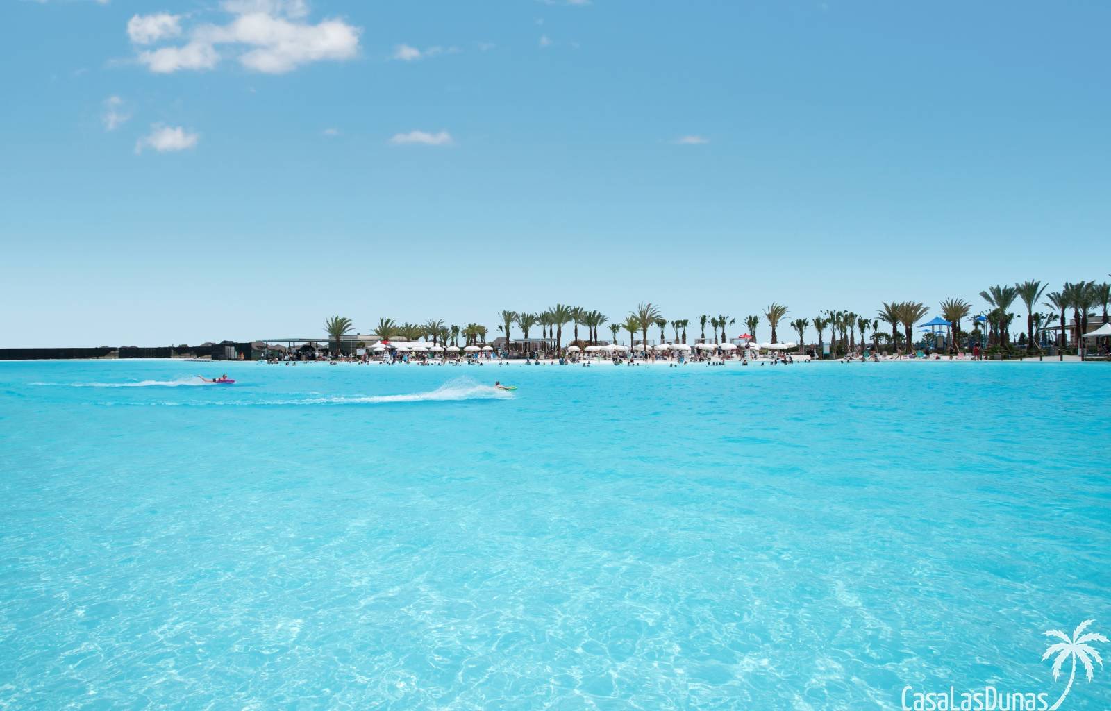  Eine Gelegenheit! Hier haben wir ein modernes, schlüsselfertiges Haus, das komplett möbliert verkauft wird. Das Haus ist mit Klimaanlage, Geräten, Mö