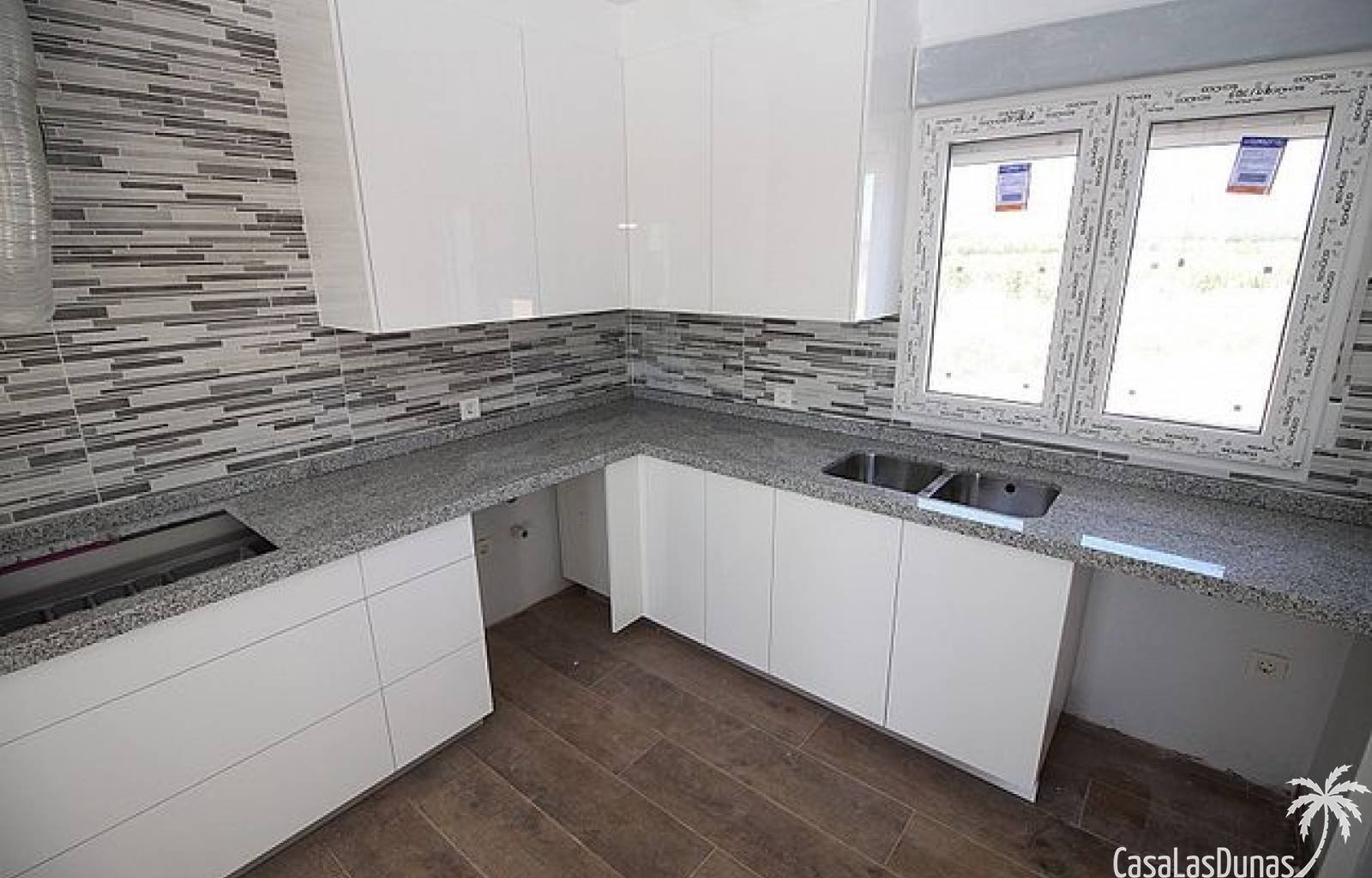  Bauen Sie Ihre eigene Traumvilla in Pinoso ! Es besteht die Möglichkeit, zwischen einem traditionellen Baustil und einem modernen Stil zu wählen. Das