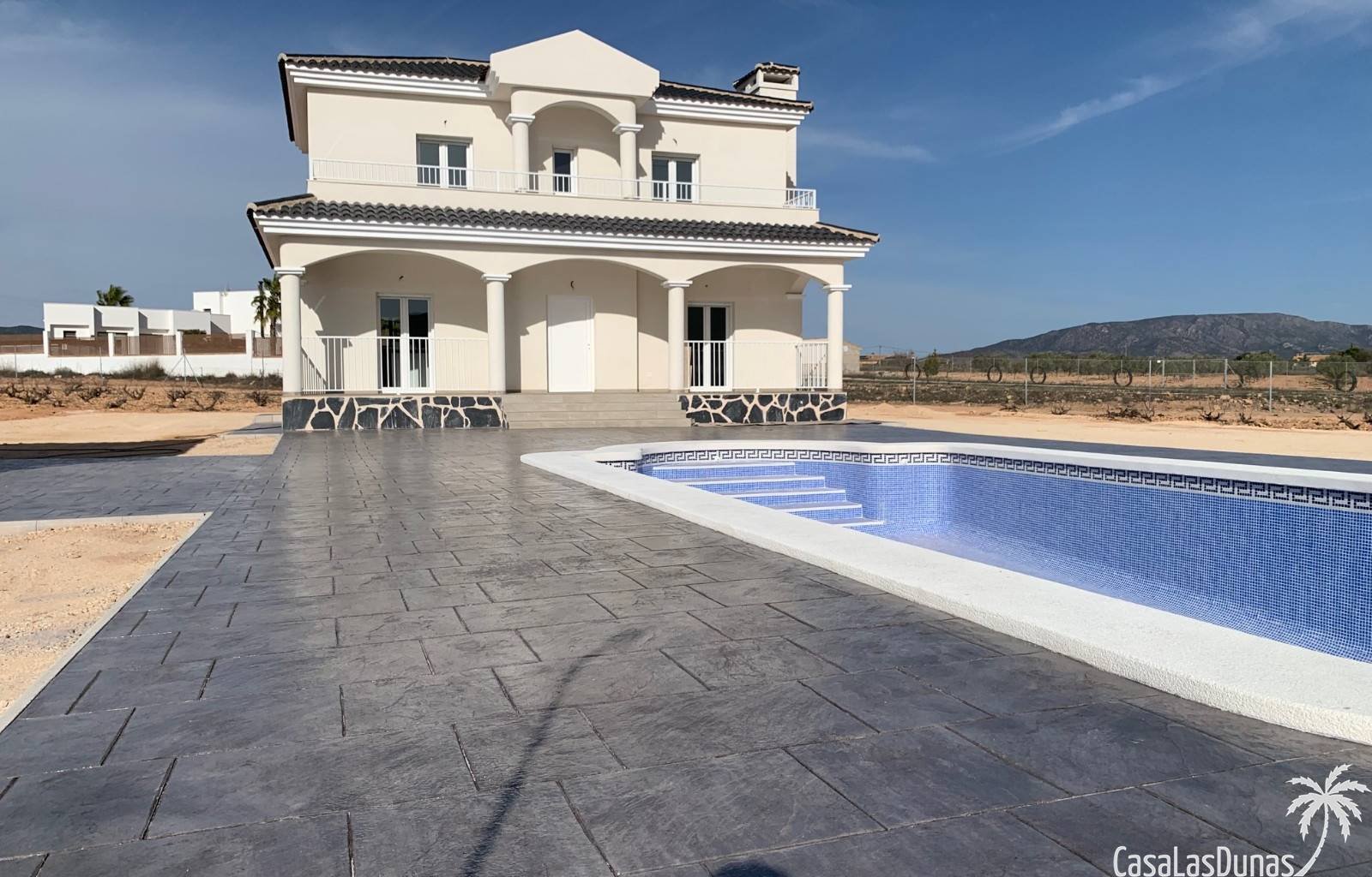  Bauen Sie Ihre eigene Traumvilla in Pinoso ! Es besteht die Möglichkeit, zwischen einem traditionellen Baustil und einem modernen Stil zu wählen. Das