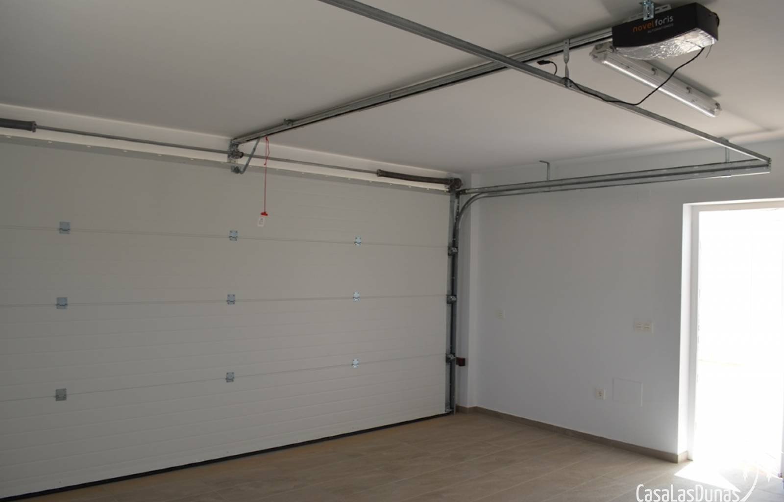  Bauen Sie Ihre eigene Traumvilla in Pinoso ! Es besteht die Möglichkeit, zwischen einem traditionellen Baustil und einem modernen Stil zu wählen. Das