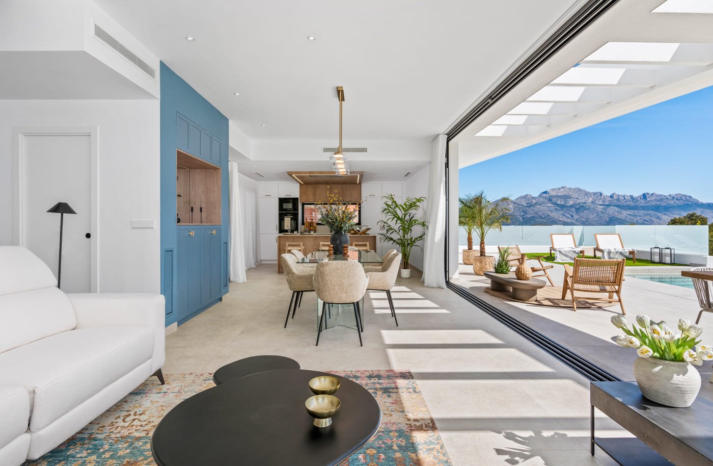  Im charmanten Ort Polop gelegen, bietet dieser Wohnkomplex 19 freistehende Häuser, die für diejenigen entworfen wurden, die ein exklusives und komfor