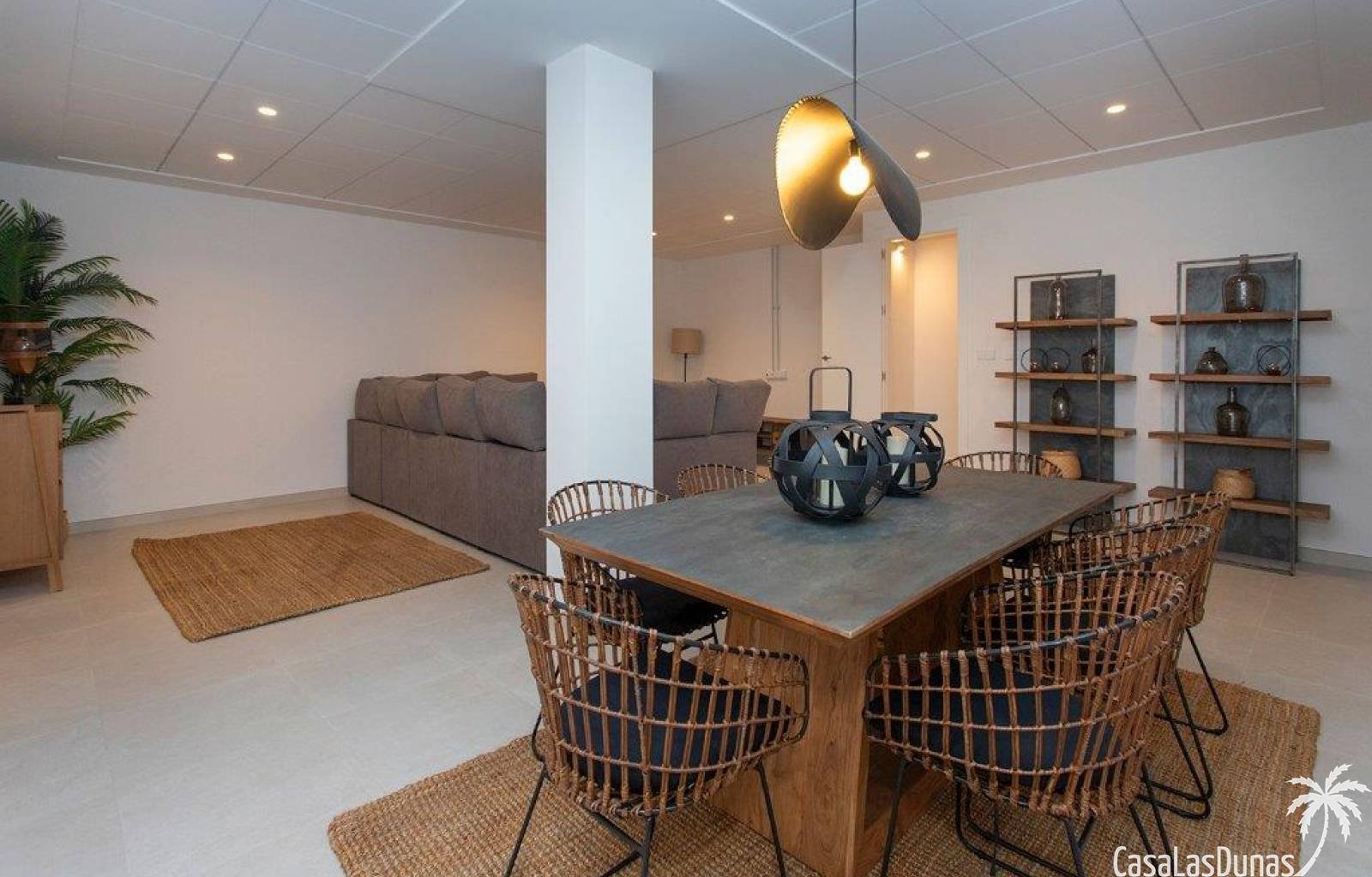  In der charmanten Stadt Hondón de las Nieves entstehen diese wunderschönen neuen Villen mit privatem Pool. Dieses Neubauprojekt bestehend aus 8 Häuse