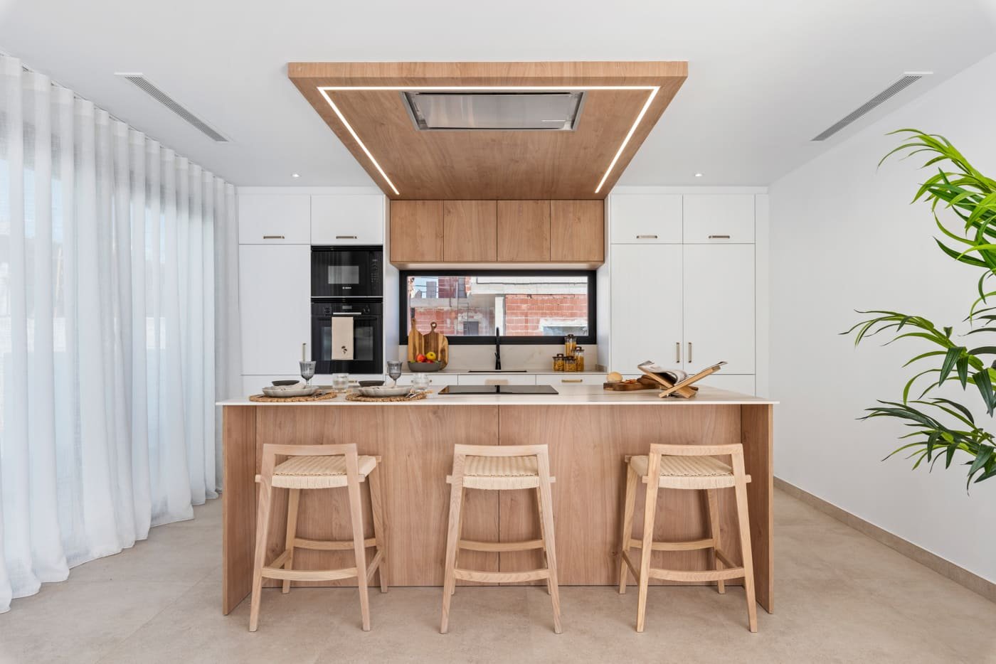  Im charmanten Ort Polop gelegen, bietet dieser Wohnkomplex 19 freistehende Häuser, die für diejenigen entworfen wurden, die ein exklusives und komfor