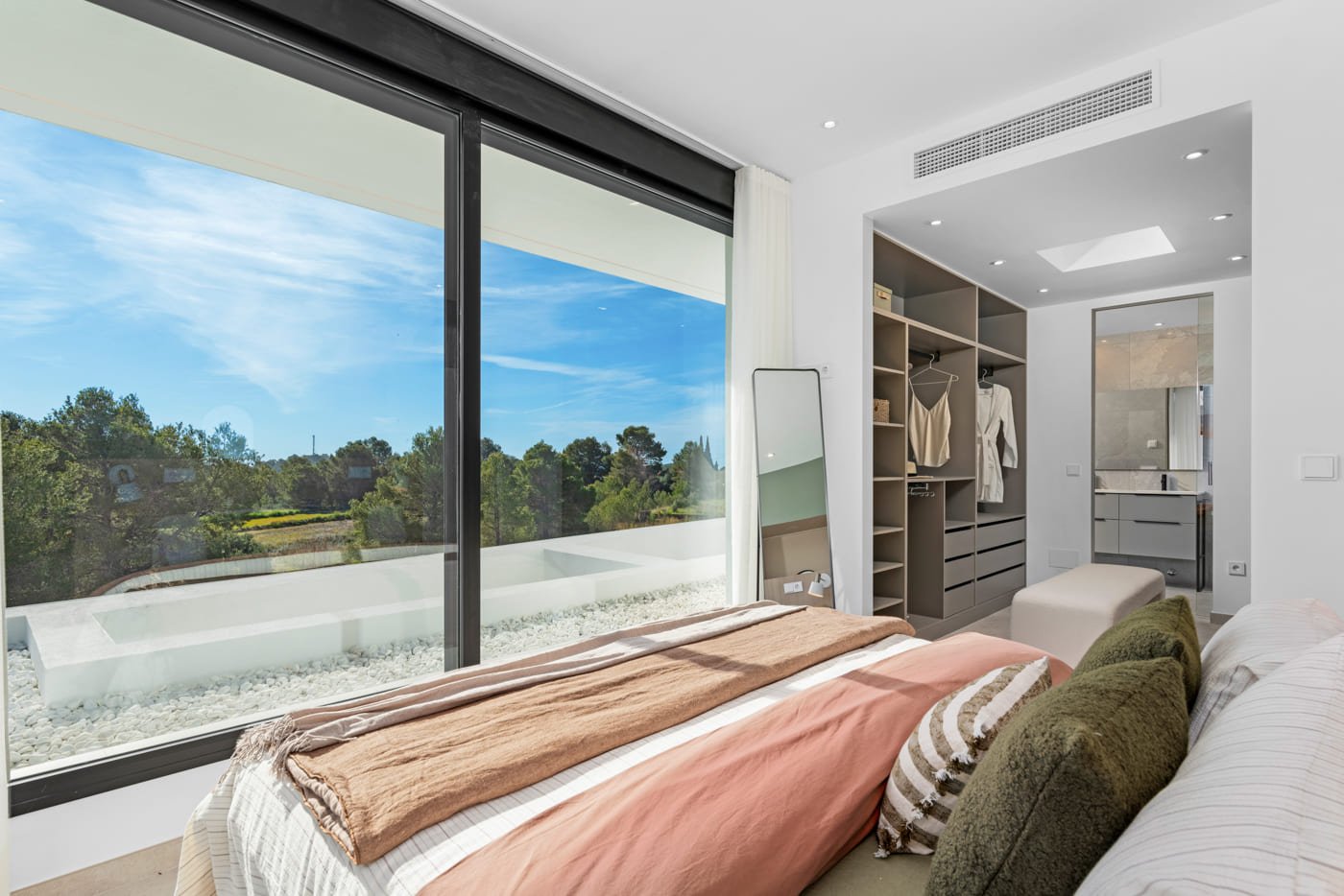  Im charmanten Ort Polop gelegen, bietet dieser Wohnkomplex 19 freistehende Häuser, die für diejenigen entworfen wurden, die ein exklusives und komfor