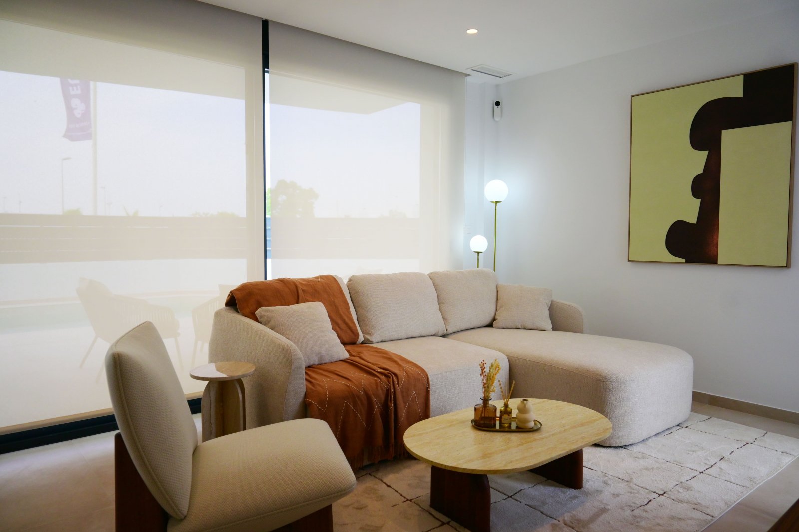 Diese exklusive Sammlung von Häusern befindet sich in der charmanten Stadt Dolores und bietet einen außergewöhnlichen Lebensstil in einer ruhigen und