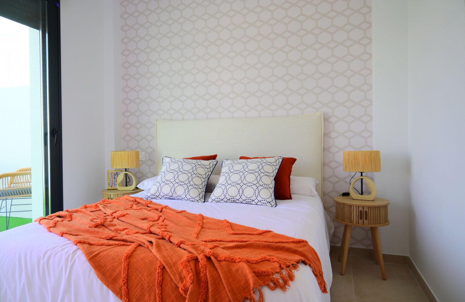 Diese exklusive Sammlung von Häusern befindet sich in der charmanten Stadt Dolores und bietet einen außergewöhnlichen Lebensstil in einer ruhigen und