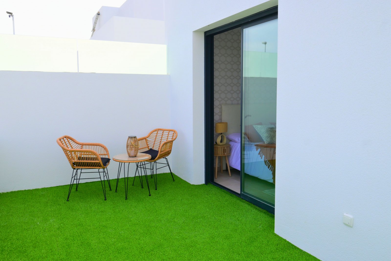 Diese exklusive Sammlung von Häusern befindet sich in der charmanten Stadt Dolores und bietet einen außergewöhnlichen Lebensstil in einer ruhigen und