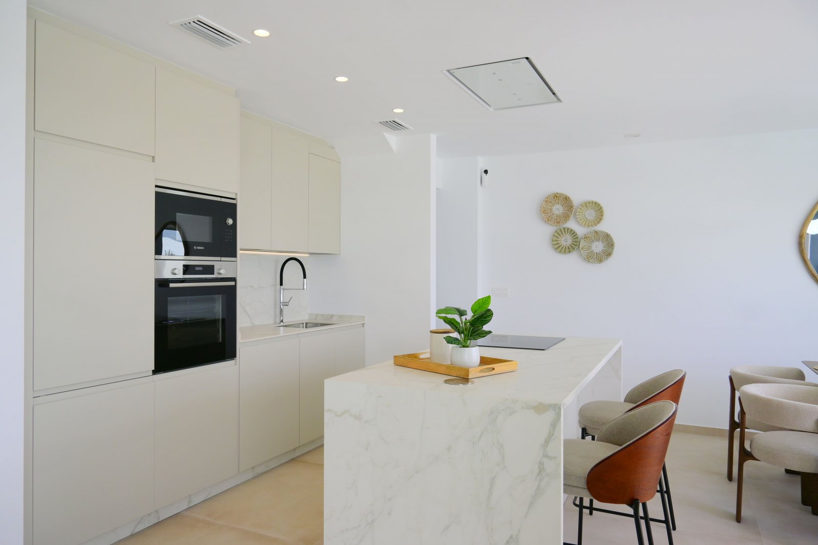  Diese exklusive Sammlung von Häusern befindet sich in der charmanten Stadt Dolores und bietet einen außergewöhnlichen Lebensstil in einer ruhigen und