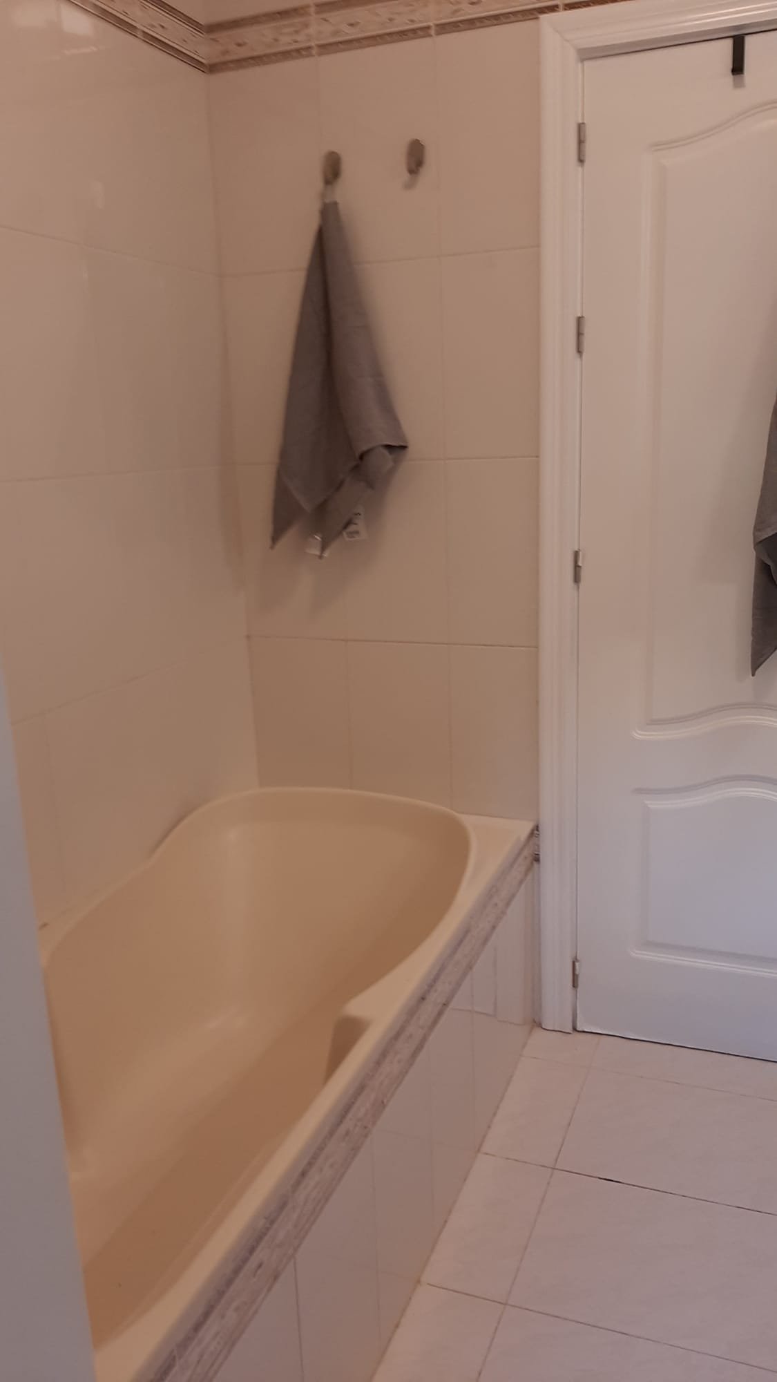  In der charmanten Stadt San Javier gelegen, bietet dieses Reihenhaus ein einzigartiges Wohnerlebnis mit Meerblick. Es wurde für diejenigen entworfen,