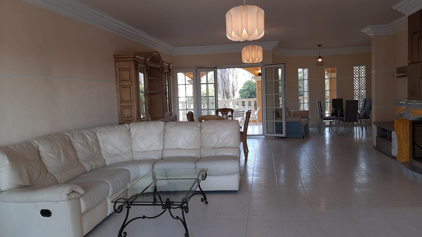  In der charmanten Stadt San Javier gelegen, bietet dieses Reihenhaus ein einzigartiges Wohnerlebnis mit Meerblick. Es wurde für diejenigen entworfen,