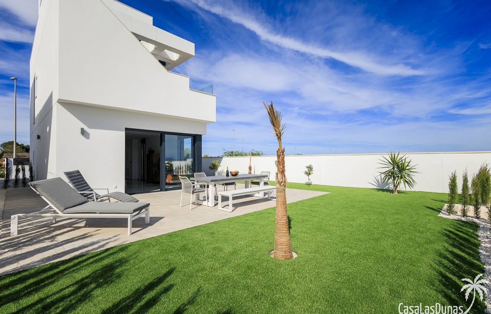  Diese neun Doppelhaushälften mit drei Schlafzimmern und drei Bädern verfügen alle über einen privaten Parkplatz auf ihrem eigenen Privatgrundstück, e