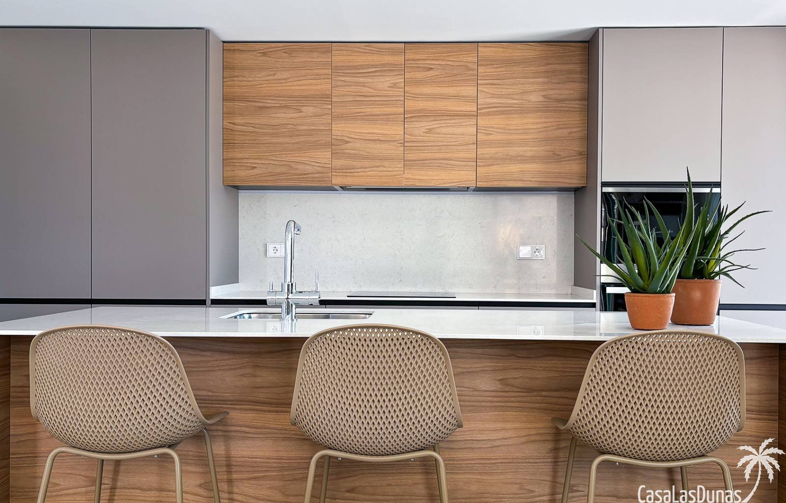  Suchen Sie eine geräumige und moderne Villa mit Meerblick? Diese Häuser werden in Polop gebaut, einem Dorf in den Bergen in der Nähe von Benidorm. Si