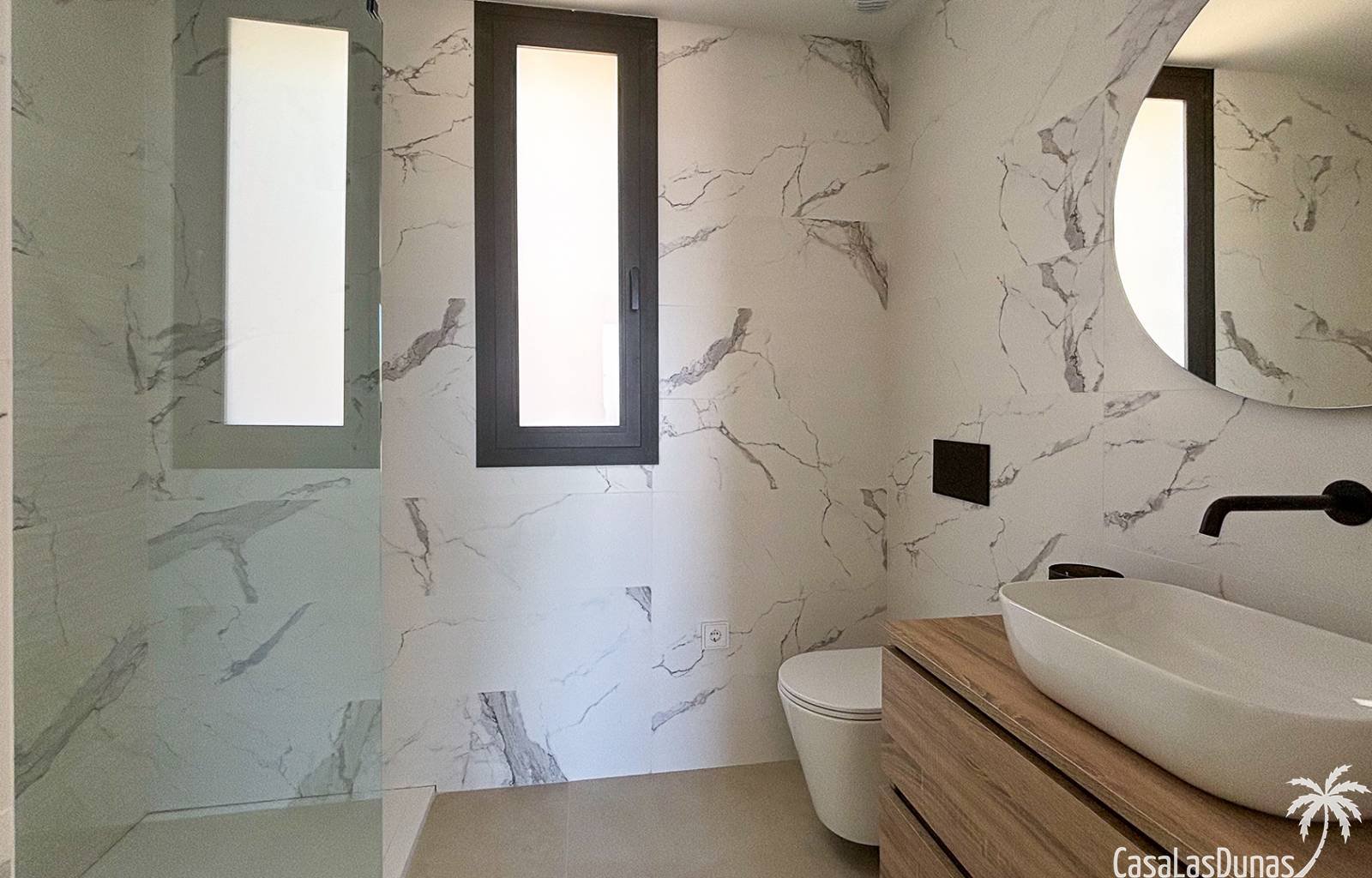  Suchen Sie eine geräumige und moderne Villa mit Meerblick? Diese Häuser werden in Polop gebaut, einem Dorf in den Bergen in der Nähe von Benidorm. Si