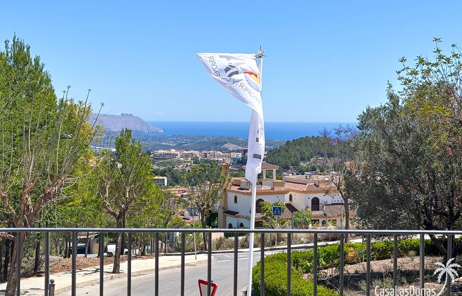  Suchen Sie eine geräumige und moderne Villa mit Meerblick? Diese Häuser werden in Polop gebaut, einem Dorf in den Bergen in der Nähe von Benidorm. Si