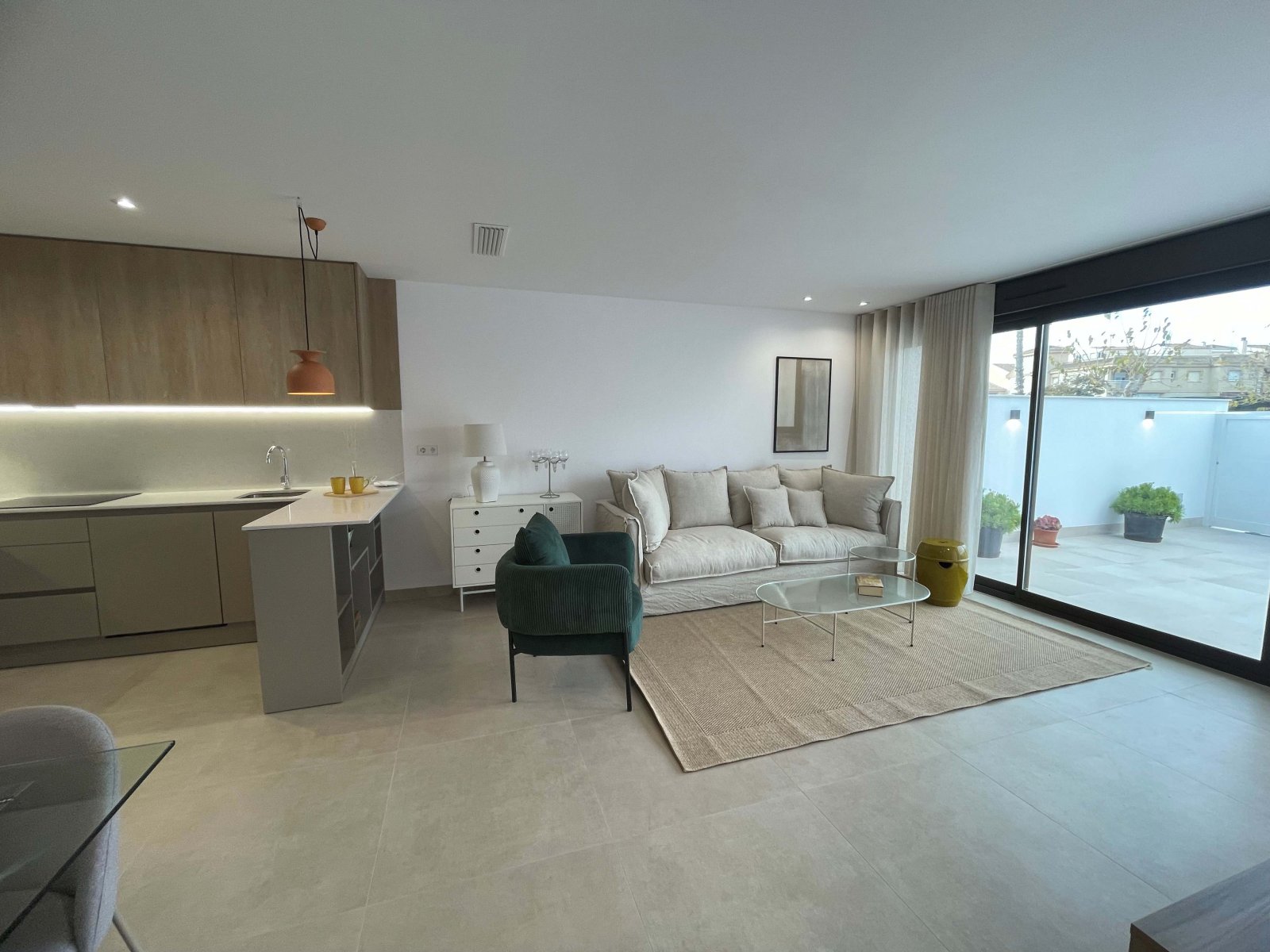 In der charmanten Ortschaft San Pedro del Pinatar gelegen, bietet diese Wohnanlage eine Auswahl an Reihenhäusern, die für diejenigen entworfen wurden