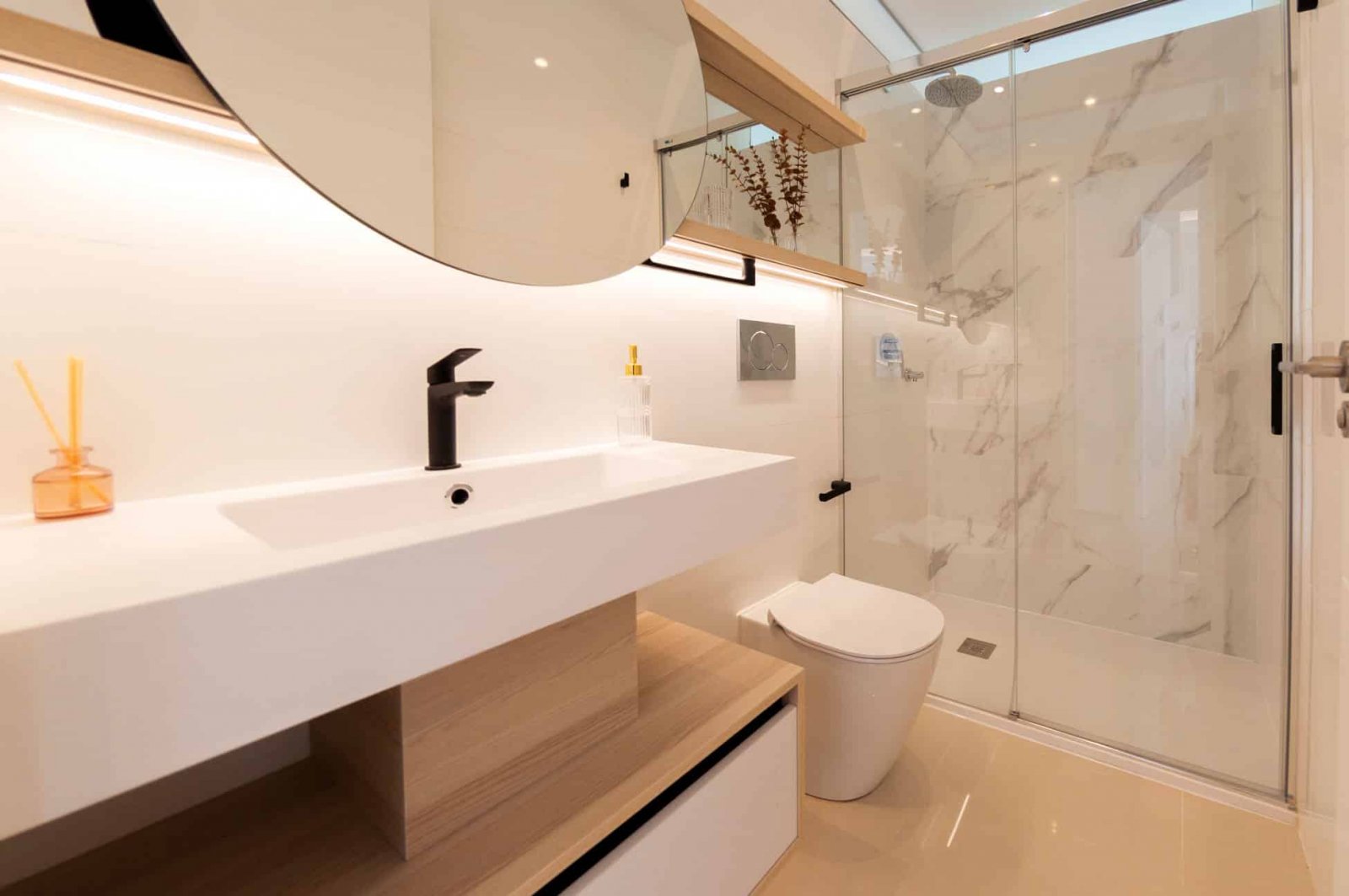  In der charmanten Ciudad Quesada gelegen, bietet diese Wohnanlage eine Auswahl von 20 Immobilien, die darauf ausgelegt sind, die Bedürfnisse derjenig