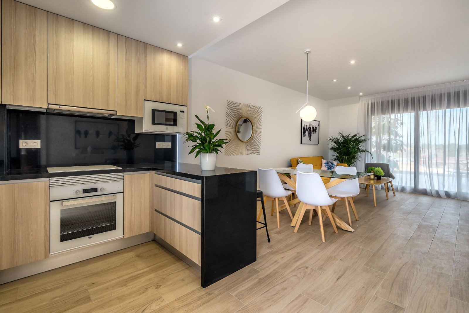  In der charmanten Ortschaft Finestrat gelegen, bietet diese Wohnanlage eine Auswahl von 60 Immobilien, darunter Bungalows, High-Bungalows und Low-Bun