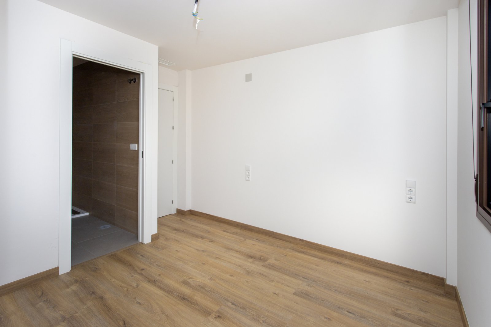  In der charmanten Umgebung von La Canalosa gelegen, bietet diese exklusive Sammlung von vier Immobilien ein ruhiges und komfortables Leben. Die Typol