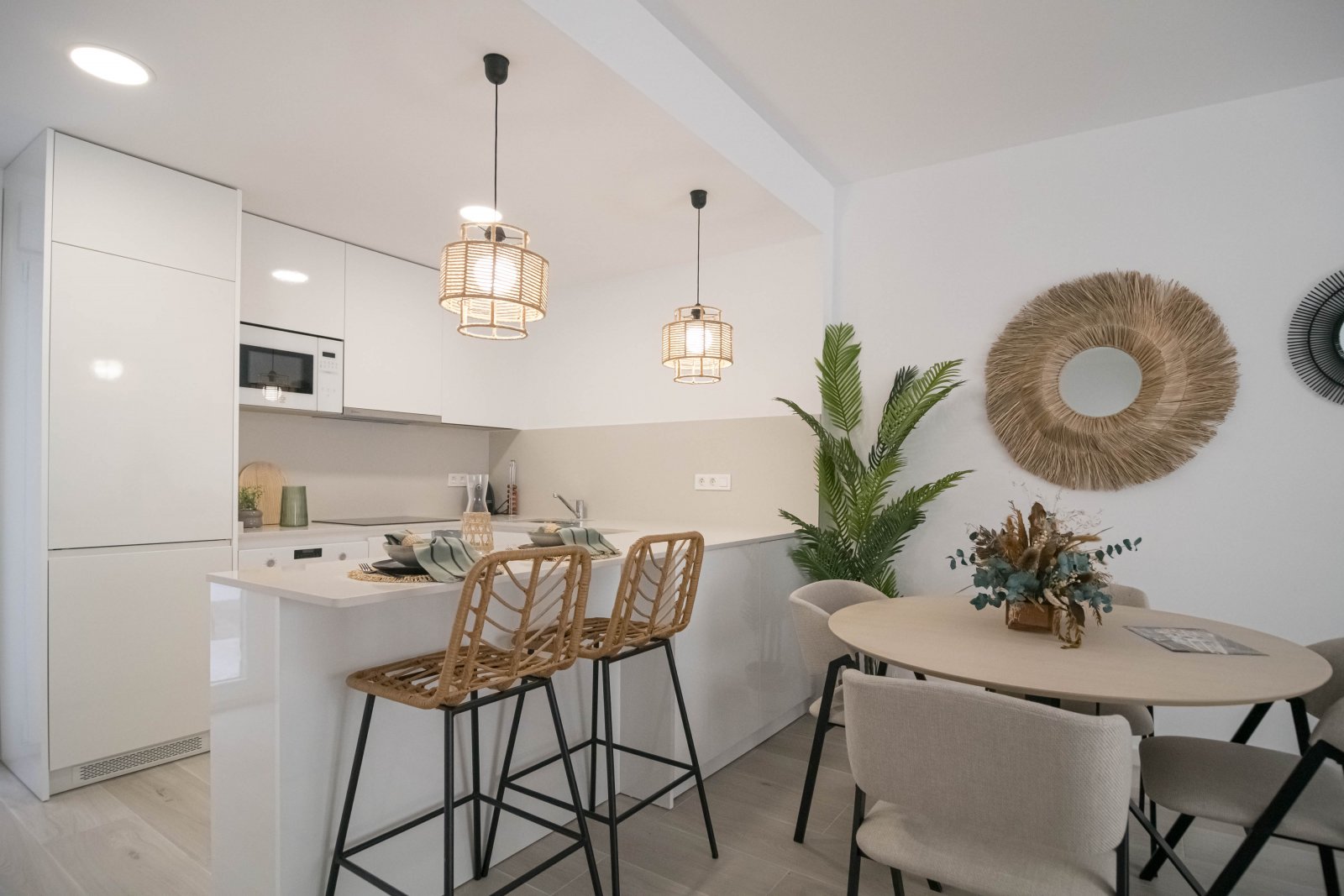  In der ruhigen Ortschaft Jerónimo und Avileses gelegen, bietet diese Wohnanlage 14 Reihenhäuser, die für diejenigen entworfen wurden, die ein Gleichg