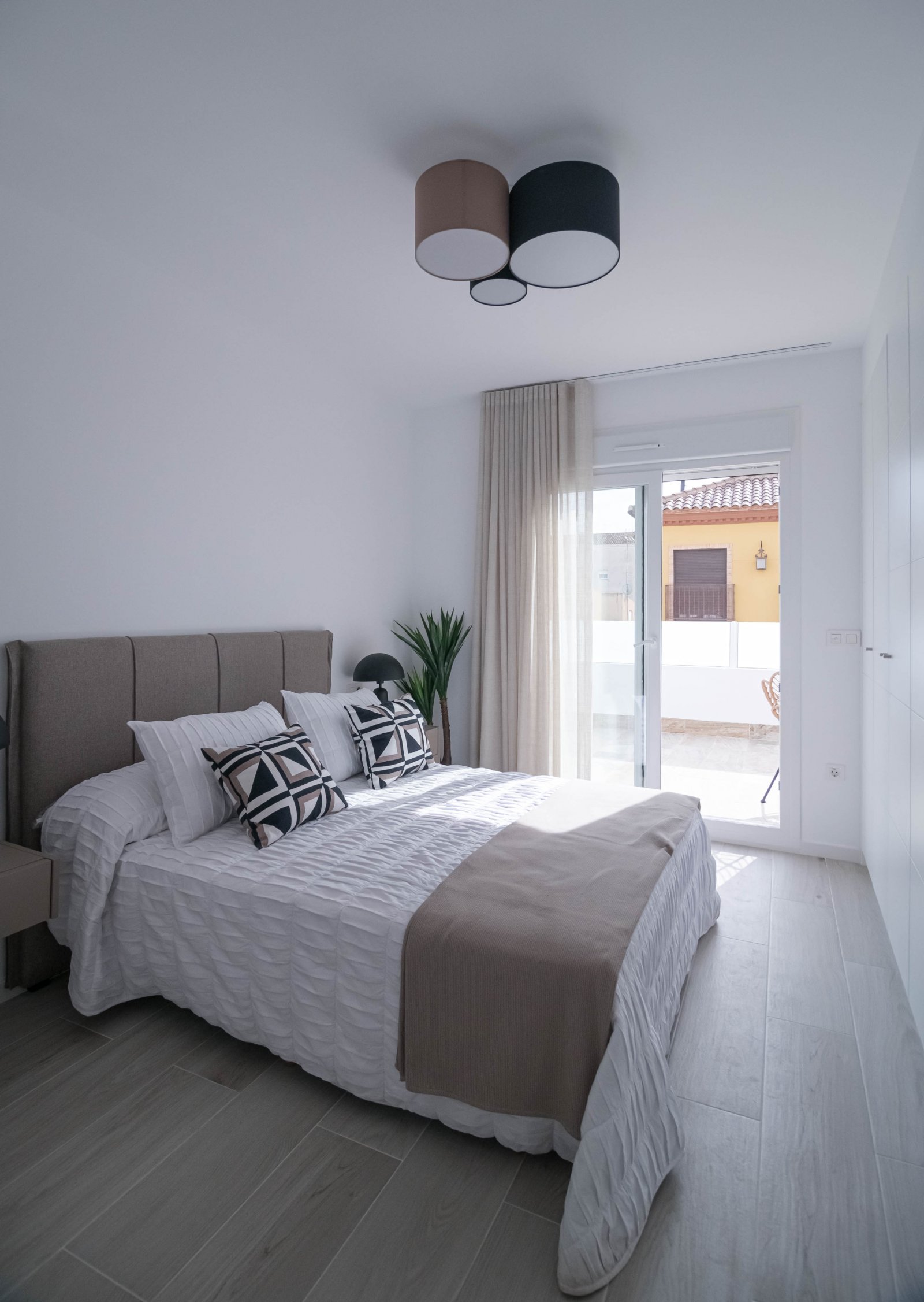  In der ruhigen Ortschaft Jerónimo und Avileses gelegen, bietet diese Wohnanlage 14 Reihenhäuser, die für diejenigen entworfen wurden, die ein Gleichg