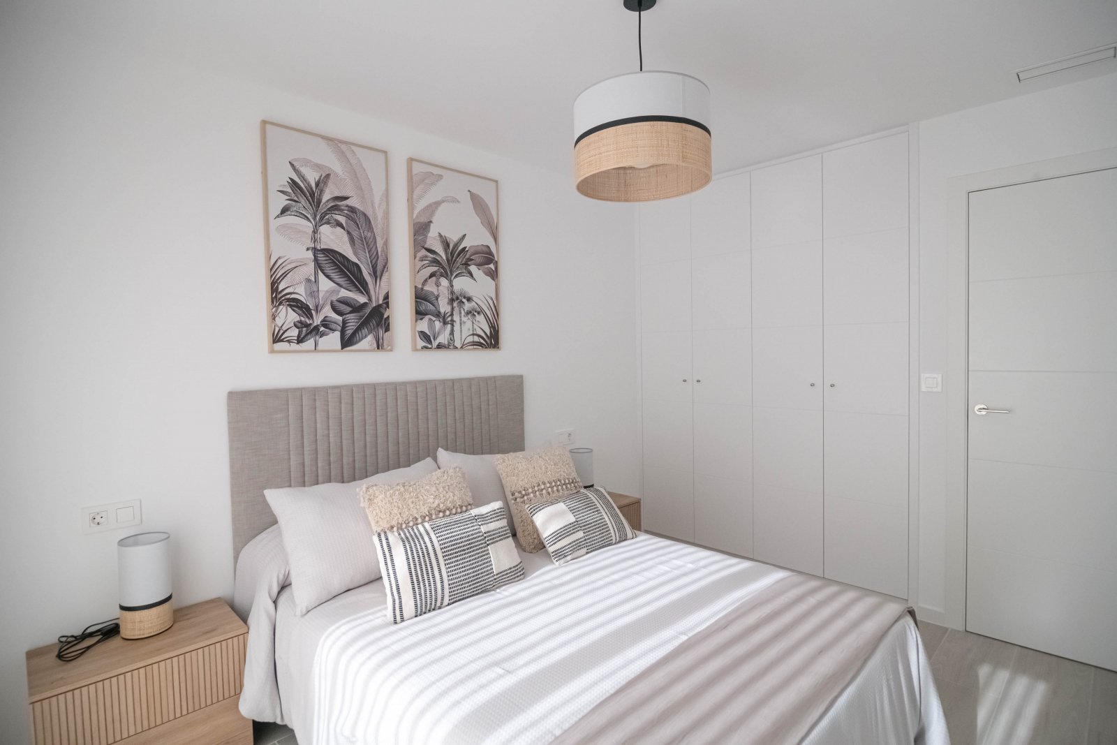  In der ruhigen Ortschaft Jerónimo und Avileses gelegen, bietet diese Wohnanlage 14 Reihenhäuser, die für diejenigen entworfen wurden, die ein Gleichg