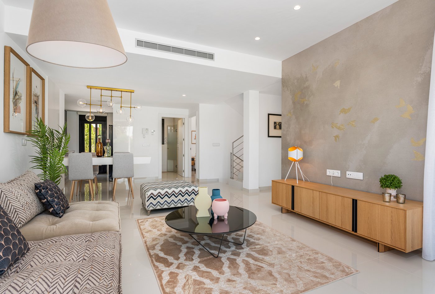  In der exklusiven Gegend von Playa Paraiso gelegen, bietet dieser Komplex von 13 freistehenden Häusern eine privilegierte Umgebung nur 1 km vom Meer 