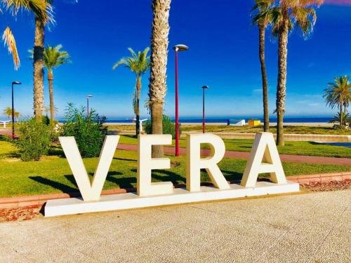  In der charmanten Ortschaft Vera gelegen, bietet diese exklusive Wohnanlage insgesamt 43 Immobilien, die sorgfältig für diejenigen entworfen wurden, 