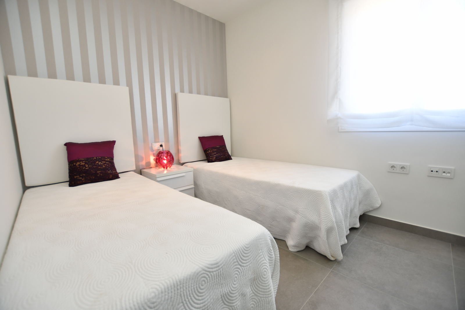  In der charmanten Ortschaft San Miguel de Salinas gelegen, bietet dieser Wohnkomplex eine Auswahl von 16 Bungalows, unterteilt in High-Bungalow und L