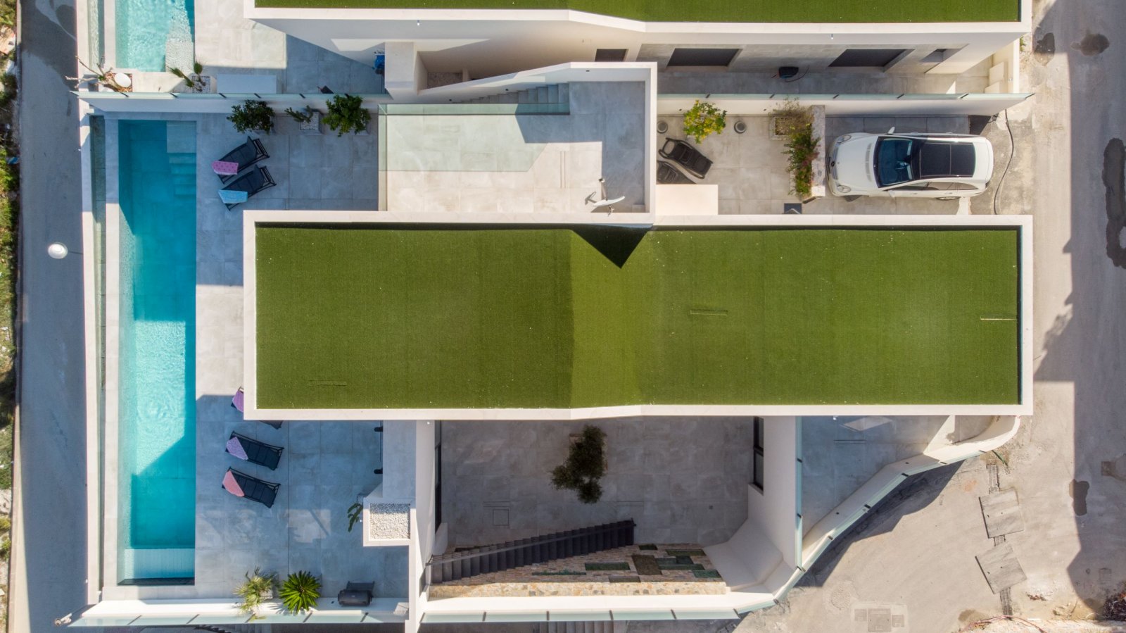  In der charmanten Stadt Rojales gelegen, bietet diese exklusive Sammlung von Villen ein einzigartiges Wohnerlebnis. Mit nur fünf verfügbaren Immobili