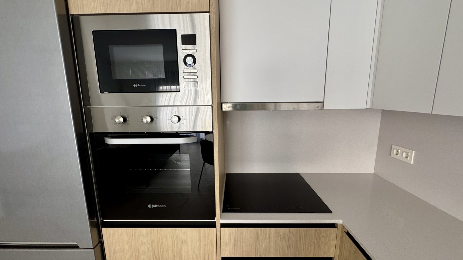 In der charmanten Ortschaft San Pedro del Pinatar gelegen, bietet diese Wohnanlage eine exklusive Auswahl an hohen und niedrigen Bungalows. Mit insge