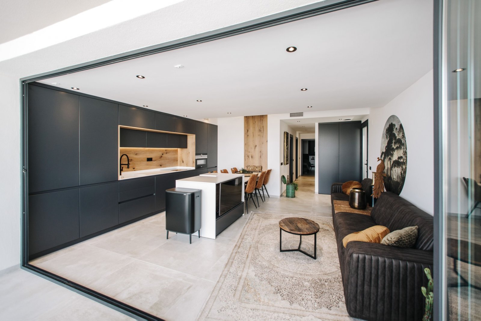  In der charmanten Ciudad Quesada gelegen, bietet dieser Wohnkomplex eine Auswahl von 10 High-Bungalow und Low-Bungalow Immobilien. Die Lage ist ideal