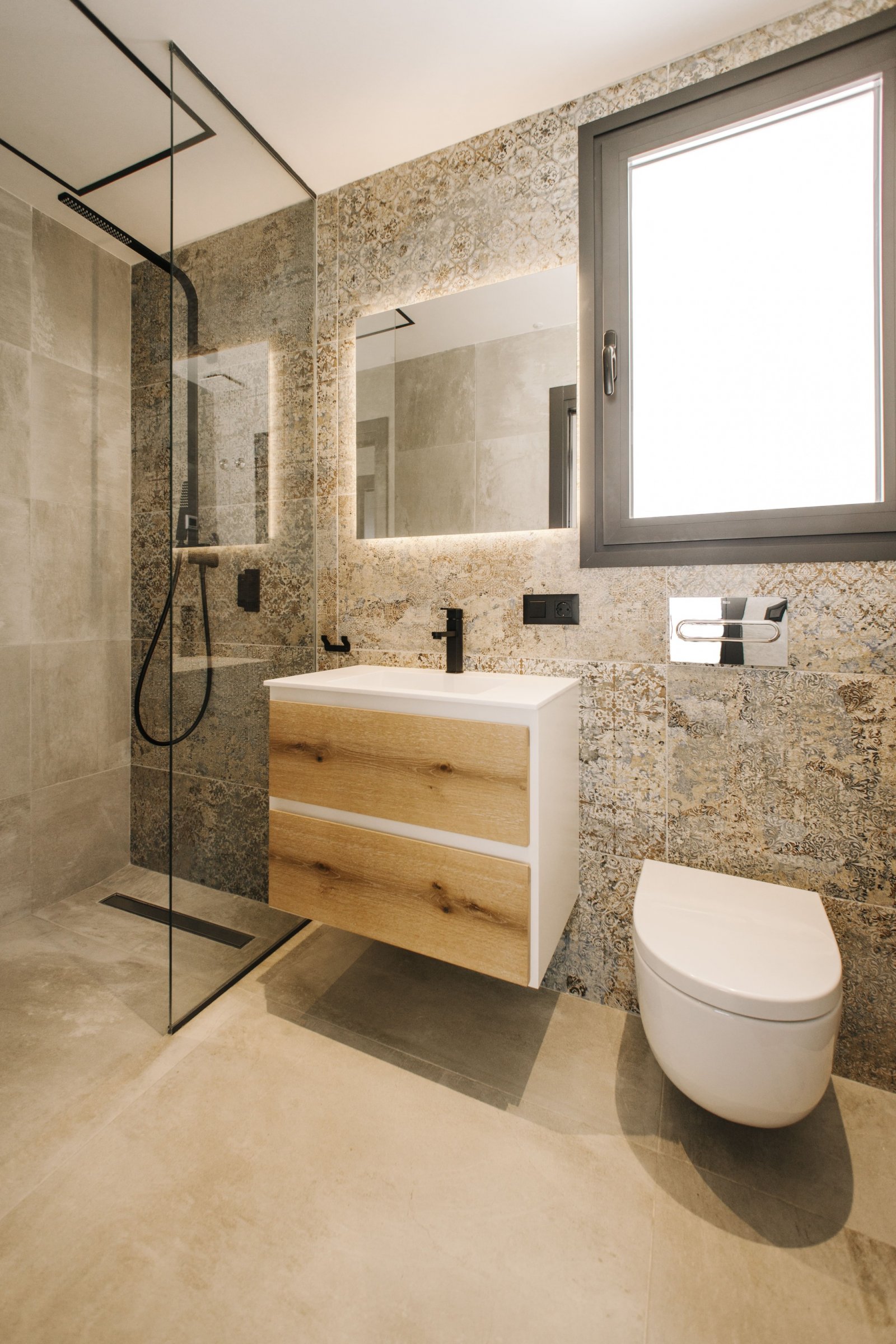  In der charmanten Ciudad Quesada gelegen, bietet dieser Wohnkomplex eine Auswahl von 10 High-Bungalow und Low-Bungalow Immobilien. Die Lage ist ideal