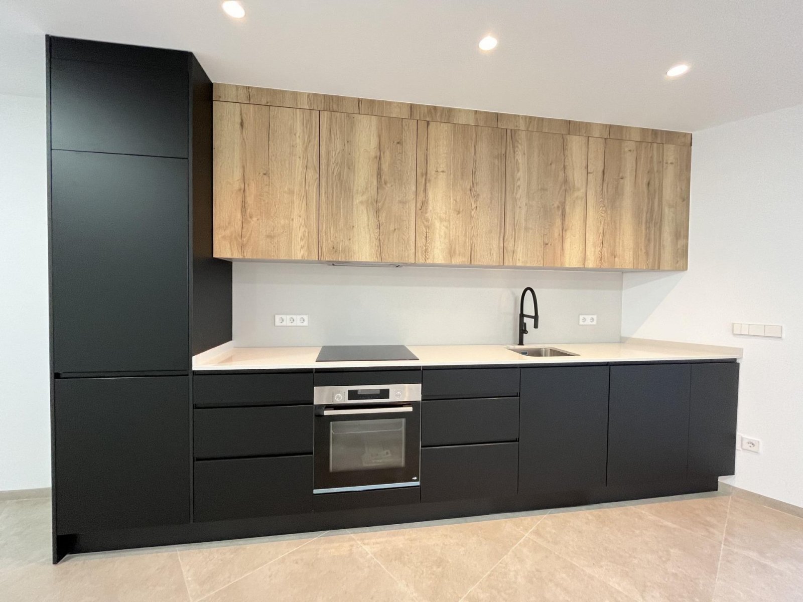  In der charmanten Ortschaft San Pedro del Pinatar gelegen, bietet dieses exklusive freistehende Chalet eine einzigartige Gelegenheit, das Leben an de