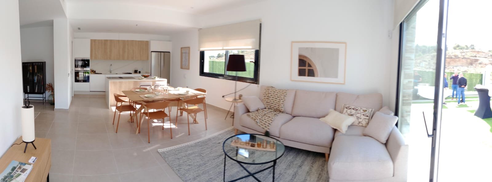  In der charmanten Umgebung von Calasparra gelegen, bietet diese Wohnanlage sechs unabhängige Wohnhäuser, die für diejenigen entworfen wurden, die ein