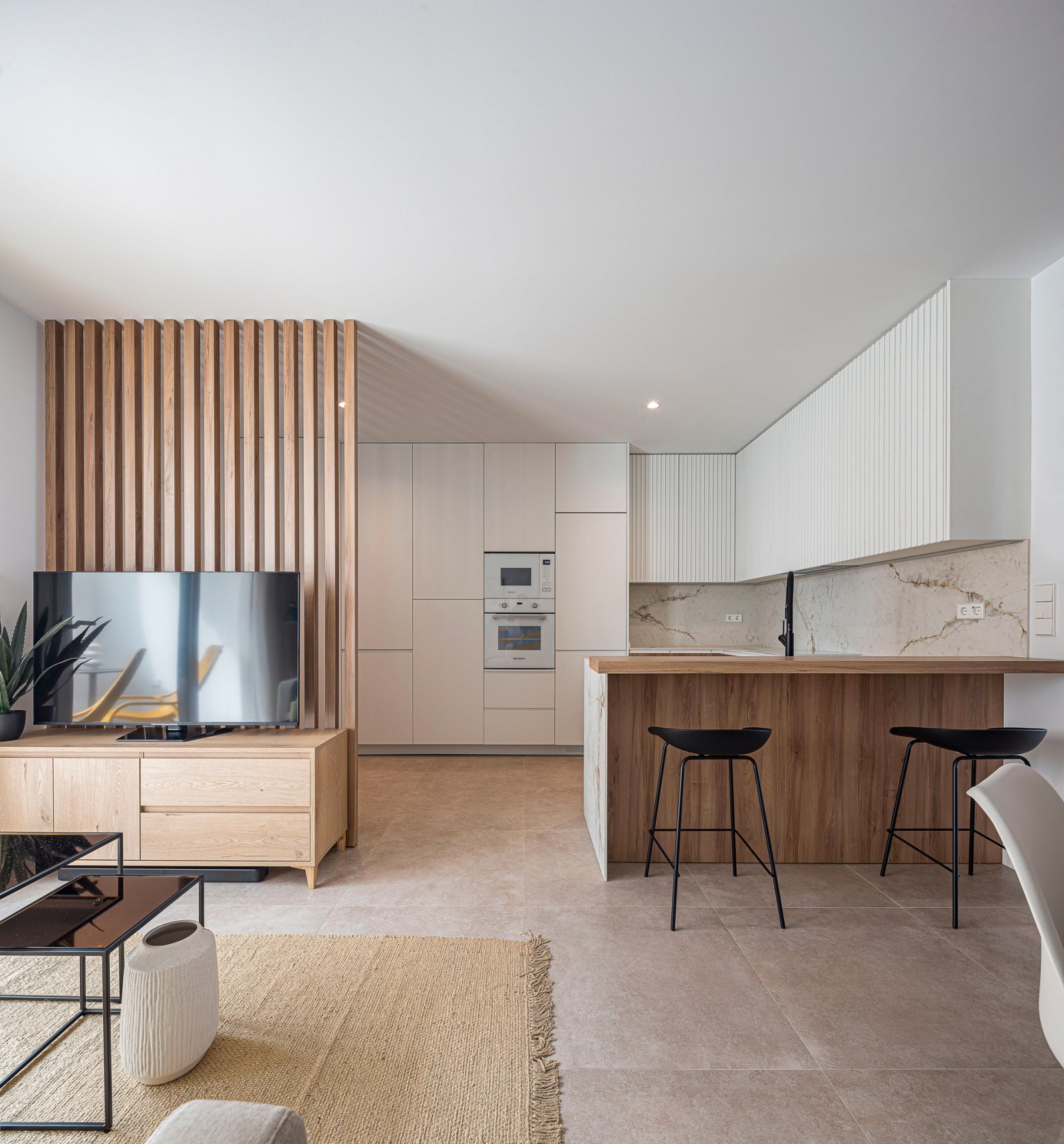  In der charmanten Stadt San Pedro del Pinatar gelegen, bietet diese Wohnanlage ein einzigartiges Wohnerlebnis mit Meerblick. Die Nähe zur Küste, nur 