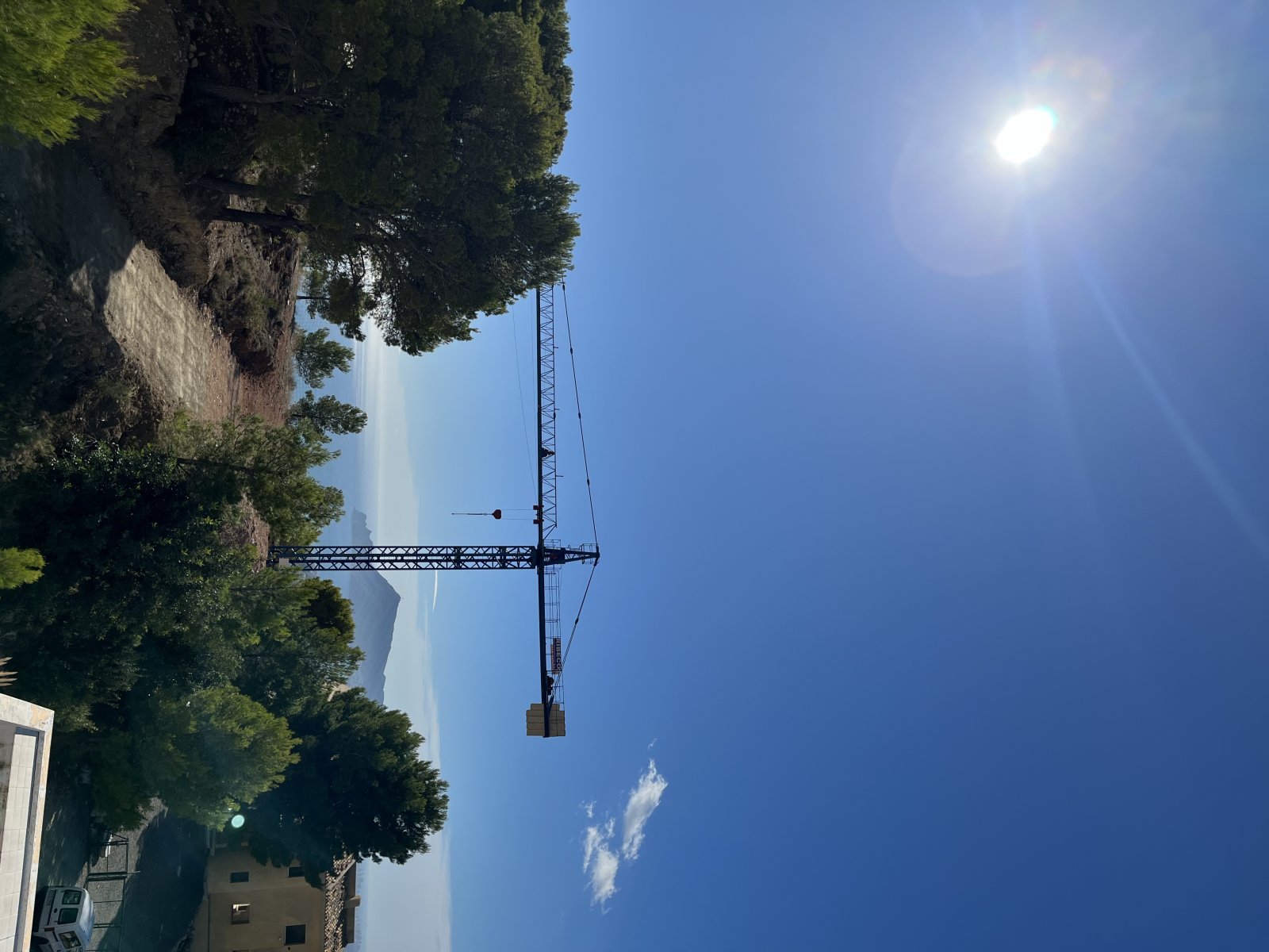  In der exklusiven Gegend von Altea gelegen, bietet diese Sammlung von 13 Immobilien eine Umgebung von Luxus und Komfort. Die freistehenden Villen zei