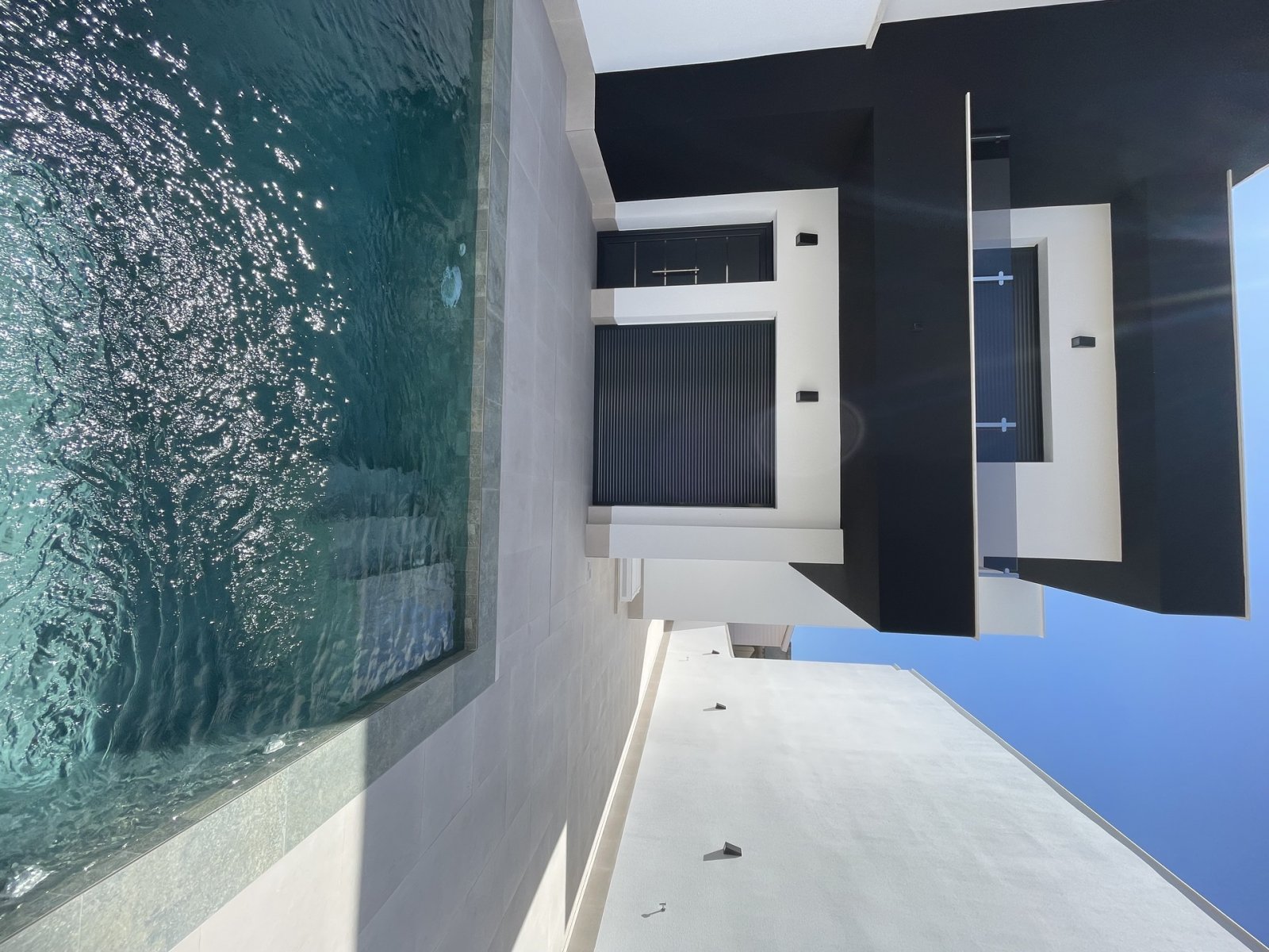  In der ruhigen Ortschaft Heredades gelegen, bietet dieses freistehende Chalet eine ideale Umgebung für diejenigen, die ein geräumiges und komfortable