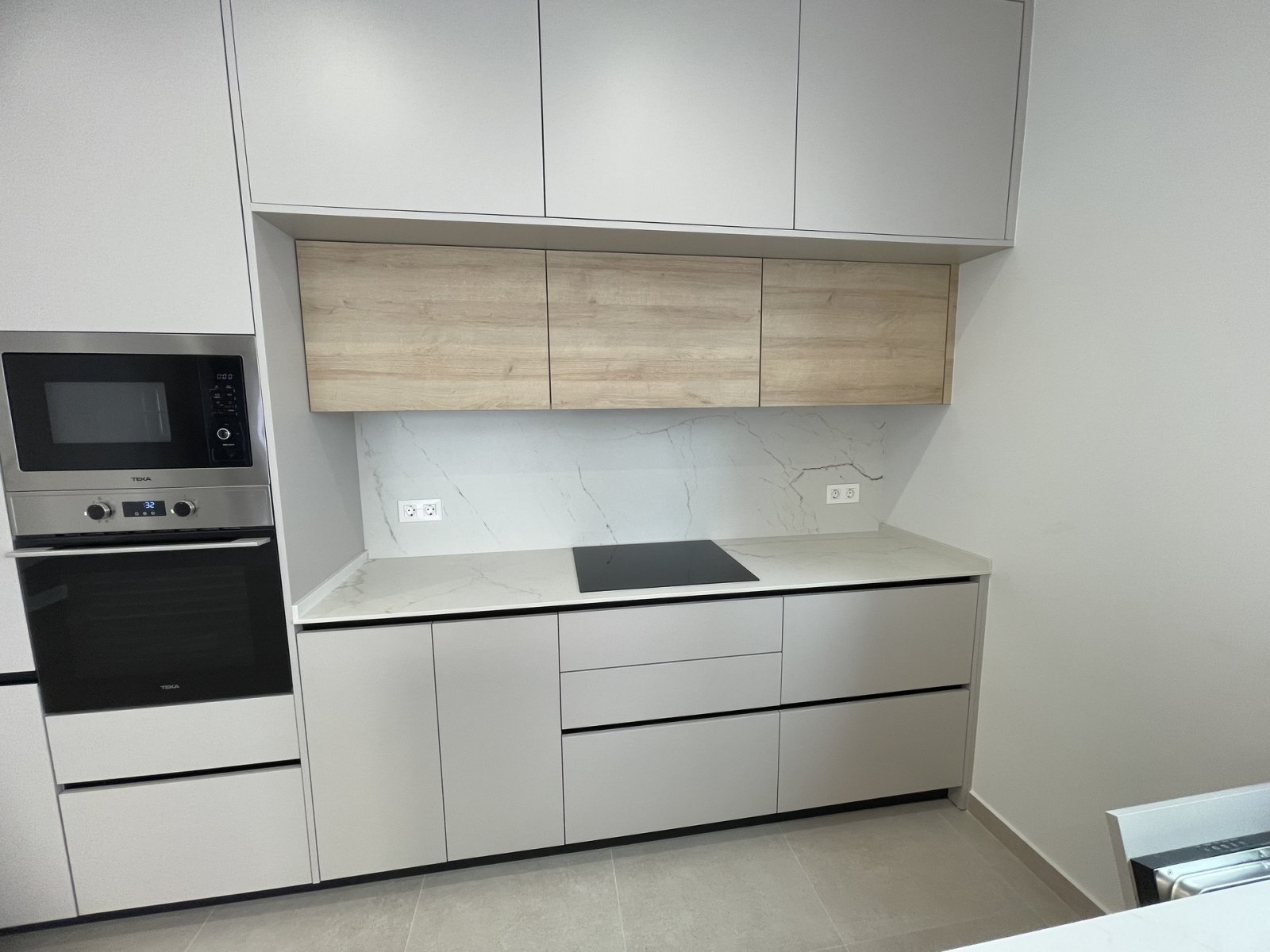  In der ruhigen Ortschaft Heredades gelegen, bietet dieses freistehende Chalet eine ideale Umgebung für diejenigen, die ein geräumiges und komfortable