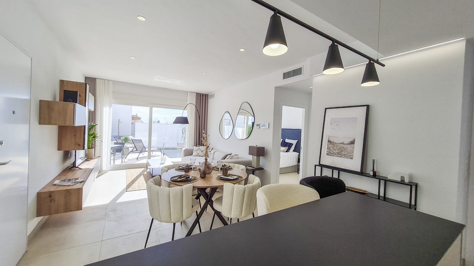  In der ruhigen Ortschaft Las Esperanzas gelegen, bietet dieses exklusive Ensemble von 8 freistehenden Chalets eine einzigartige Gelegenheit für dieje