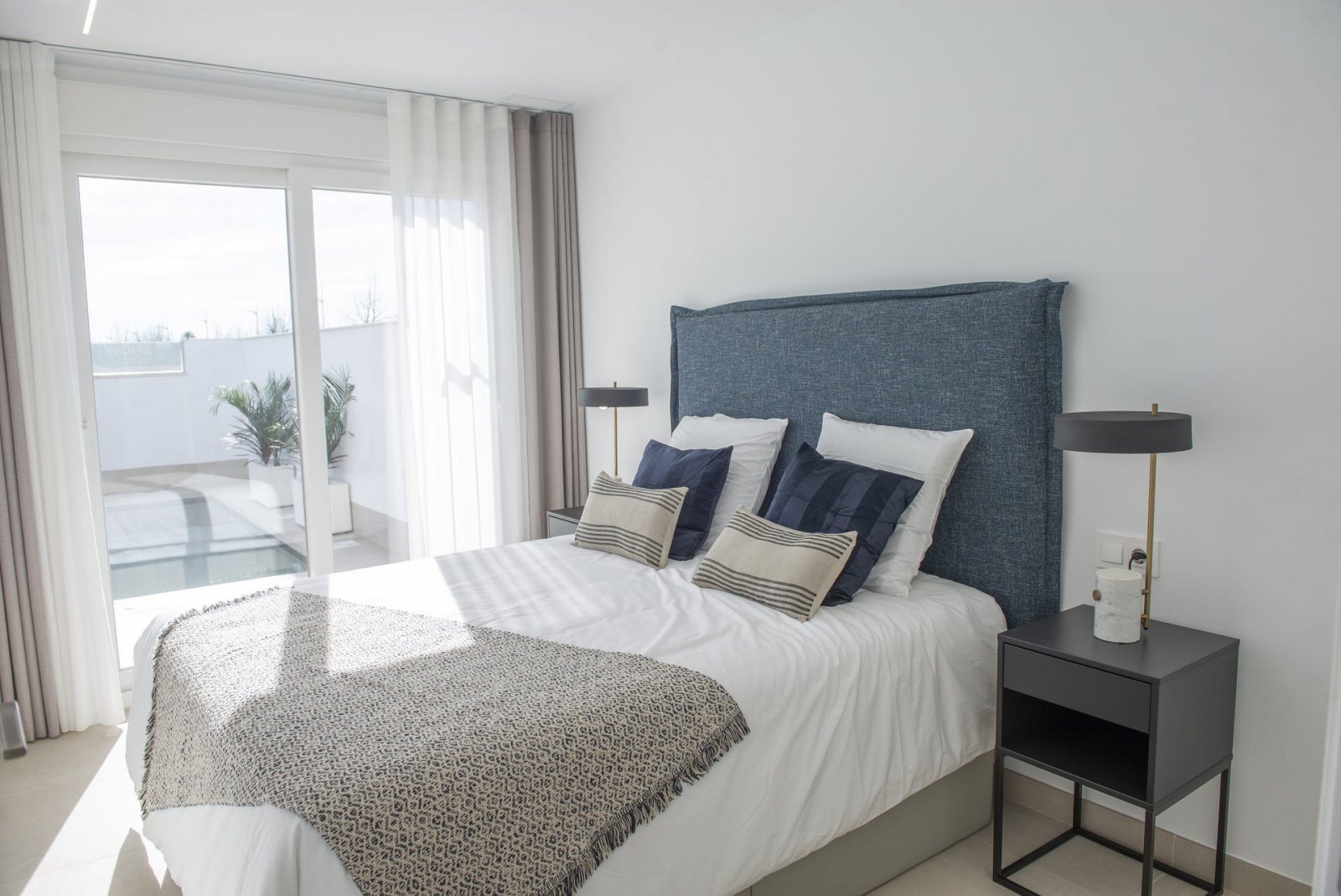  In der ruhigen Ortschaft Las Esperanzas gelegen, bietet dieses exklusive Ensemble von 8 freistehenden Chalets eine einzigartige Gelegenheit für dieje