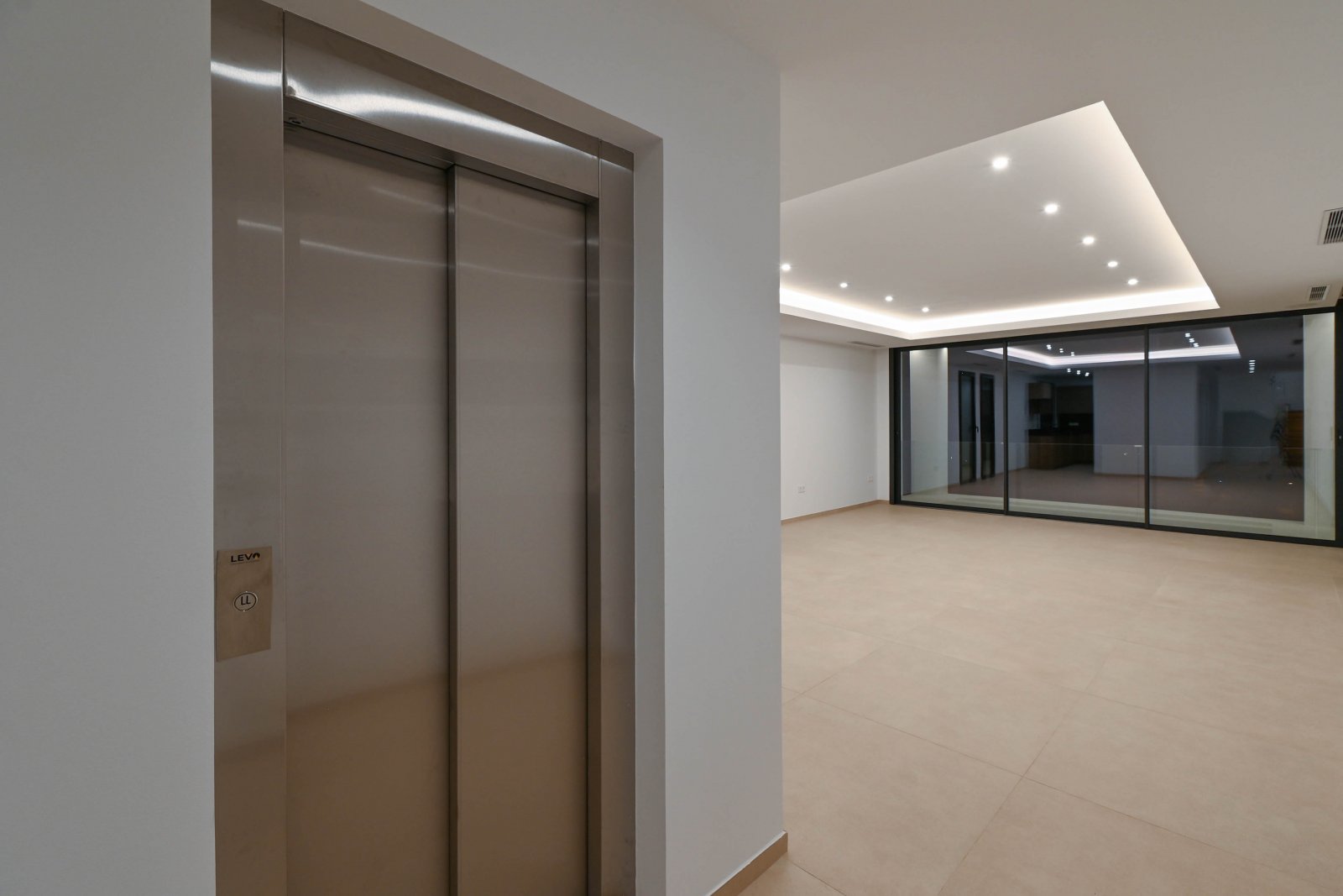  Diese exklusive Villa befindet sich in der wunderschönen Stadt Calpe und bietet ein unvergleichliches Wohnerlebnis. Mit Meerblick liegt diese Immobil