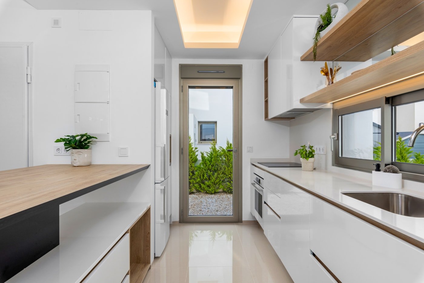  In der charmanten Ortschaft Los Alcázares gelegen, bieten diese freistehenden Chalets eine einzigartige Gelegenheit, eine privilegierte Umgebung zu g