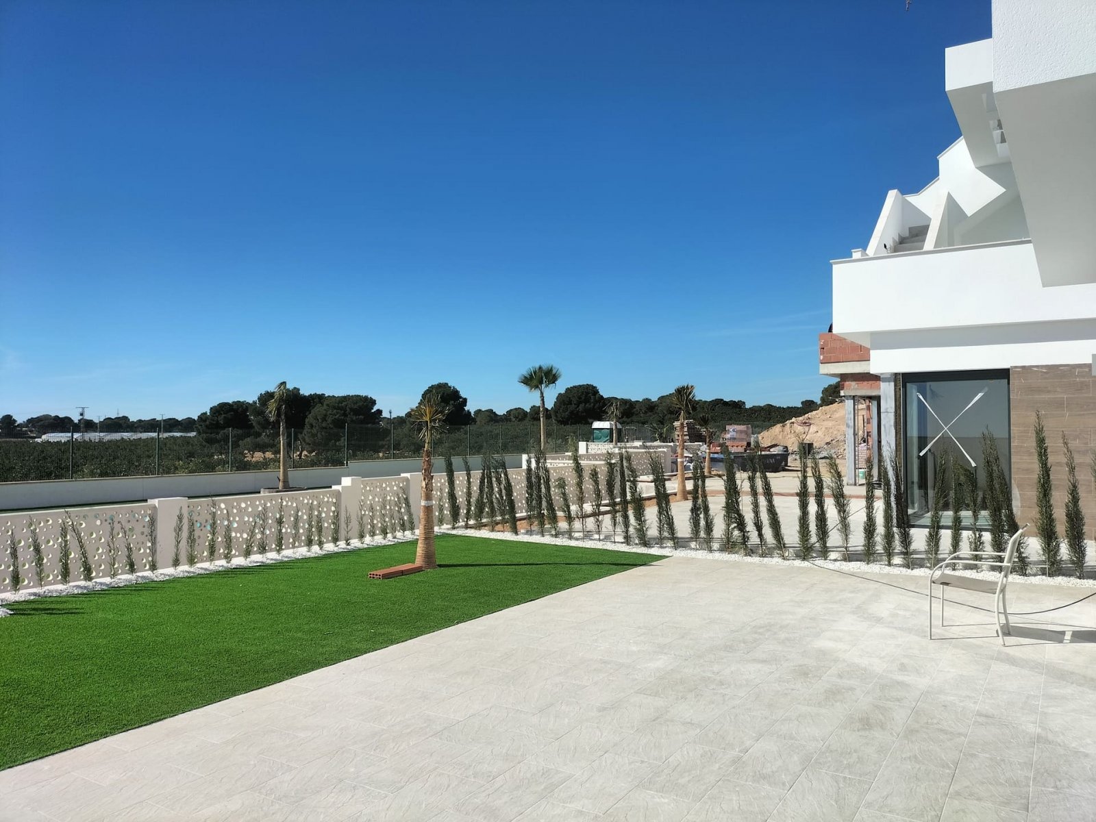  Gelegen in der charmanten Gemeinde Pilar de la Horadada bietet dieses exklusive Ensemble von 11 freistehenden Häusern eine ideale Umgebung für diejen