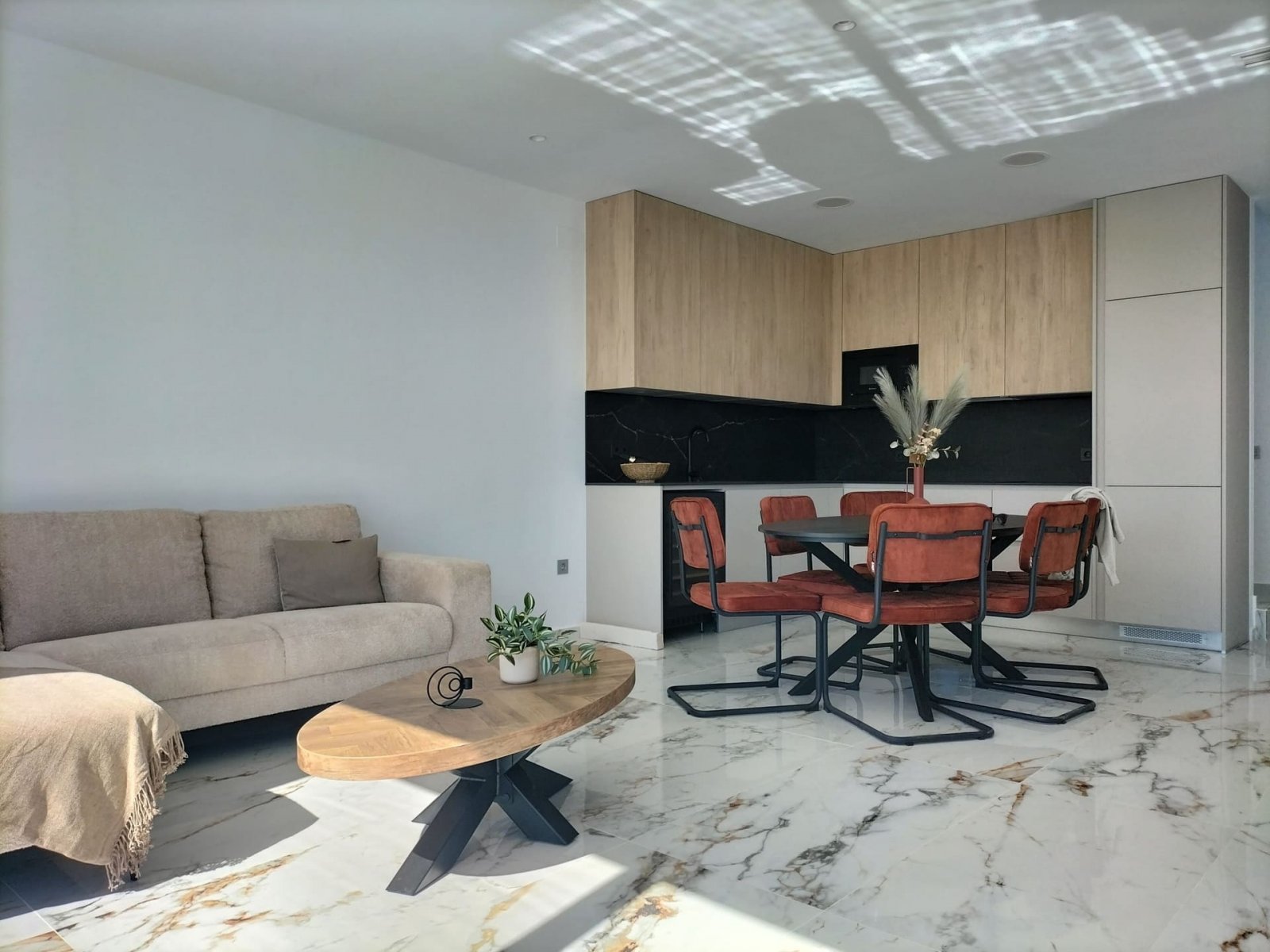  Gelegen in der charmanten Gemeinde Pilar de la Horadada bietet dieses exklusive Ensemble von 11 freistehenden Häusern eine ideale Umgebung für diejen