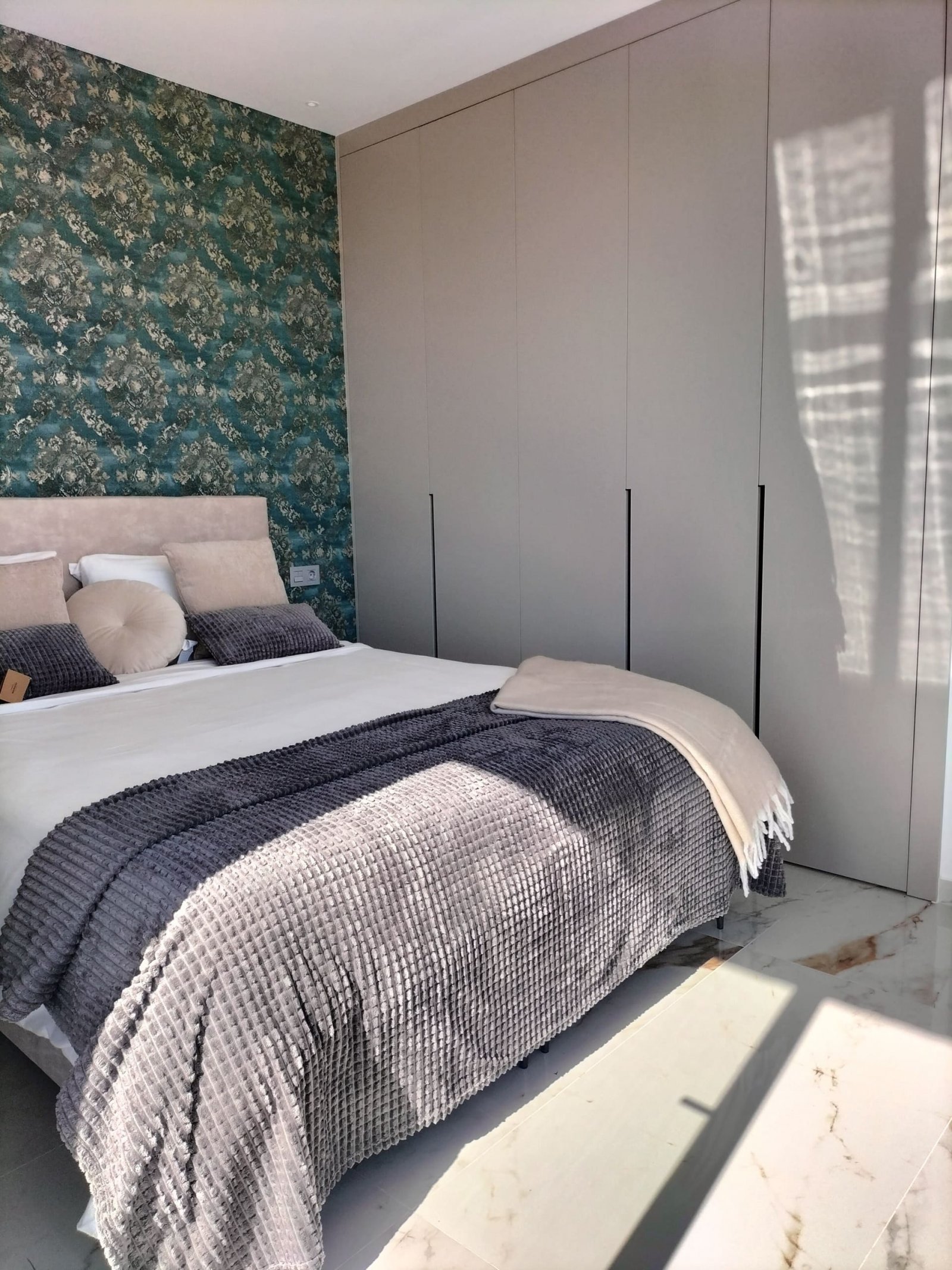 Gelegen in der charmanten Gemeinde Pilar de la Horadada bietet dieses exklusive Ensemble von 11 freistehenden Häusern eine ideale Umgebung für diejen