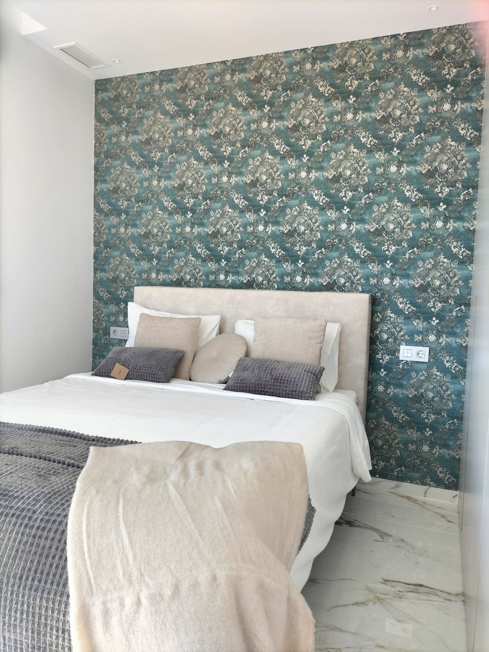 Gelegen in der charmanten Gemeinde Pilar de la Horadada bietet dieses exklusive Ensemble von 11 freistehenden Häusern eine ideale Umgebung für diejen