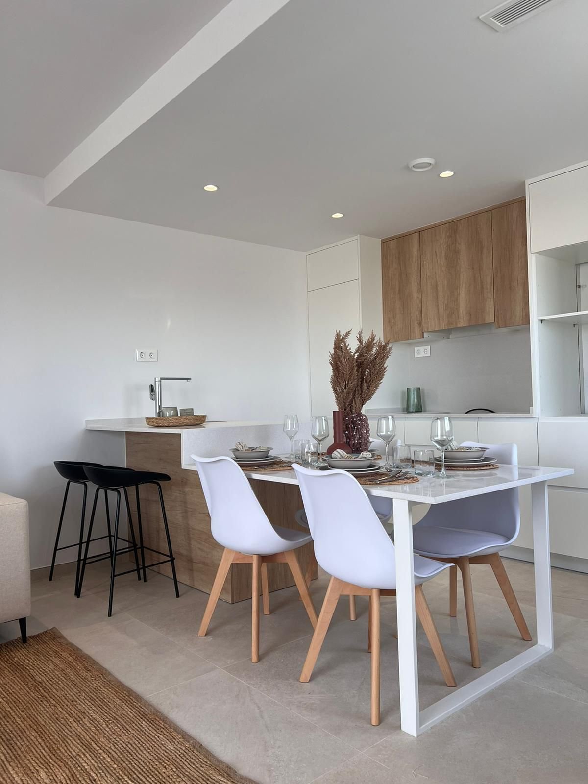 In der charmanten Stadt San Javier gelegen, bietet diese exklusive Wohnanlage eine Auswahl an Wohnhäusern, die darauf ausgelegt sind, die Bedürfnisse