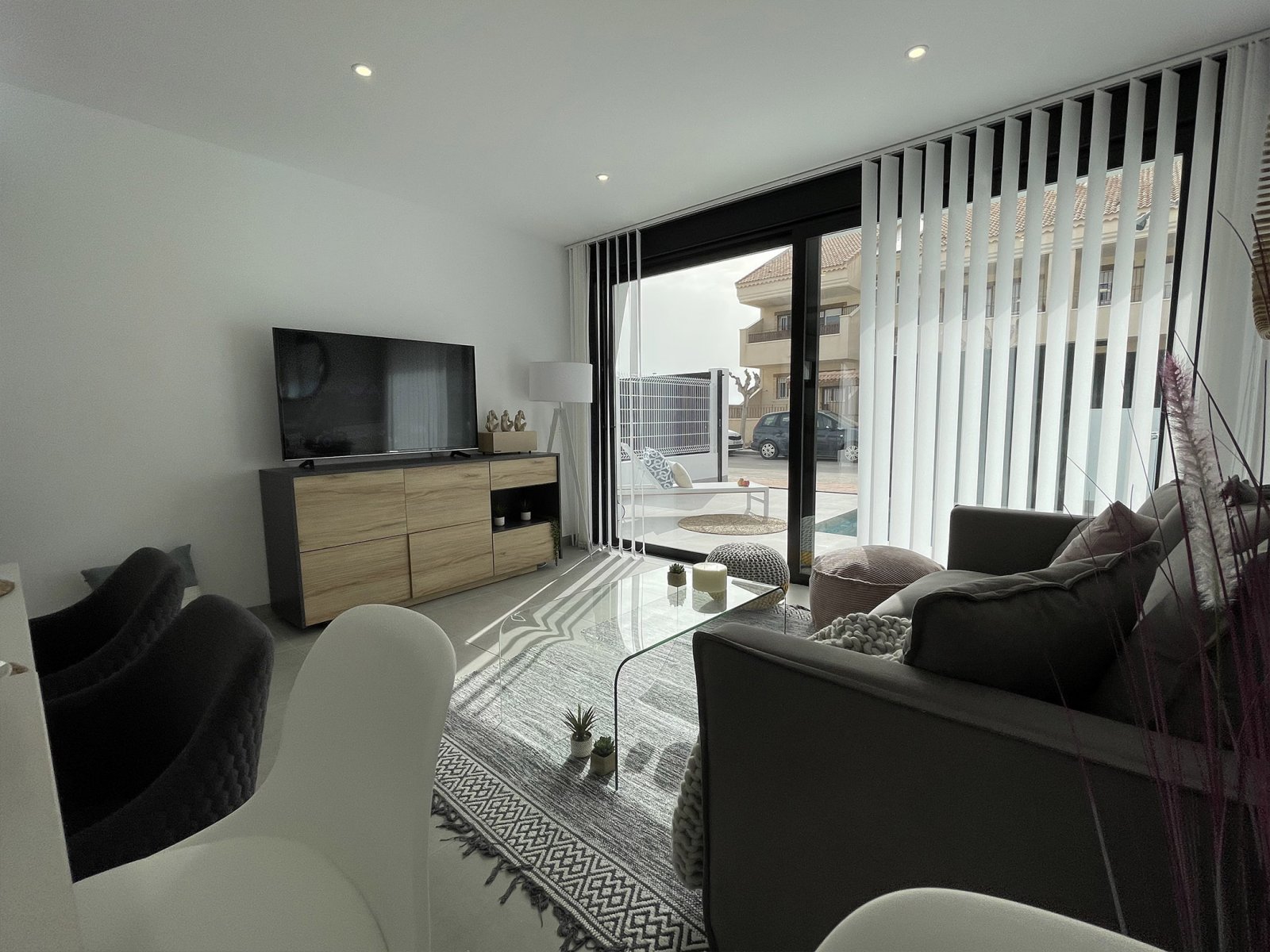 In der charmanten Stadt San Javier gelegen, bietet diese exklusive Wohnanlage eine Auswahl an Wohnhäusern, die darauf ausgelegt sind, die Bedürfnisse